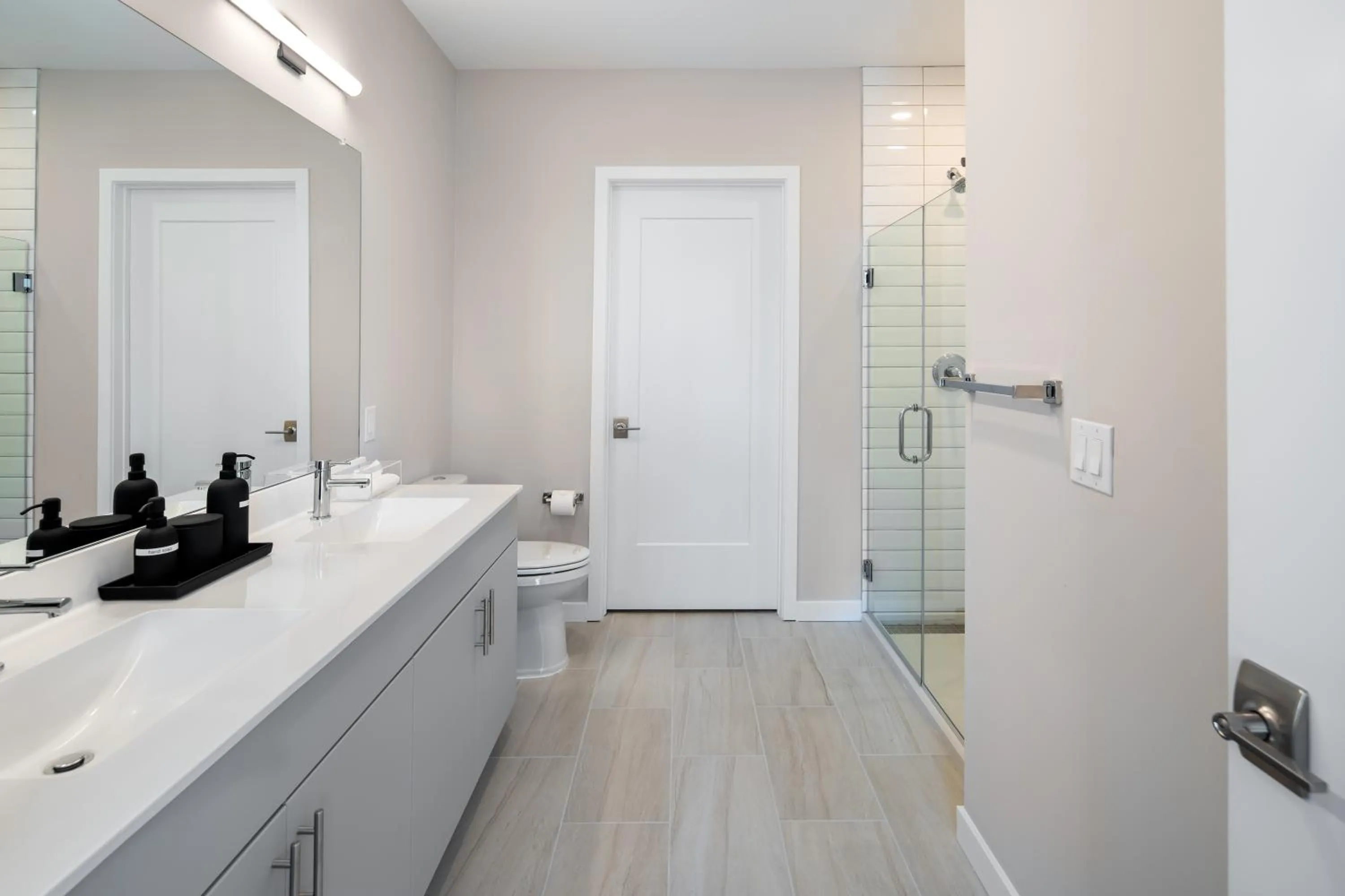 Bathroom in Luxury Furnished Apartments by Hyatus Downtown at Yale