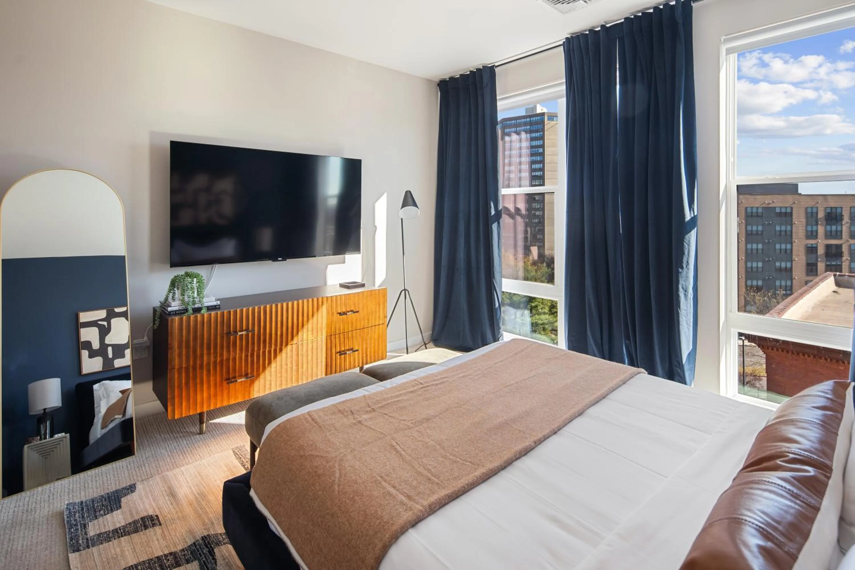 TV and multimedia, Bed in Luxury Furnished Apartments by Hyatus Downtown at Yale