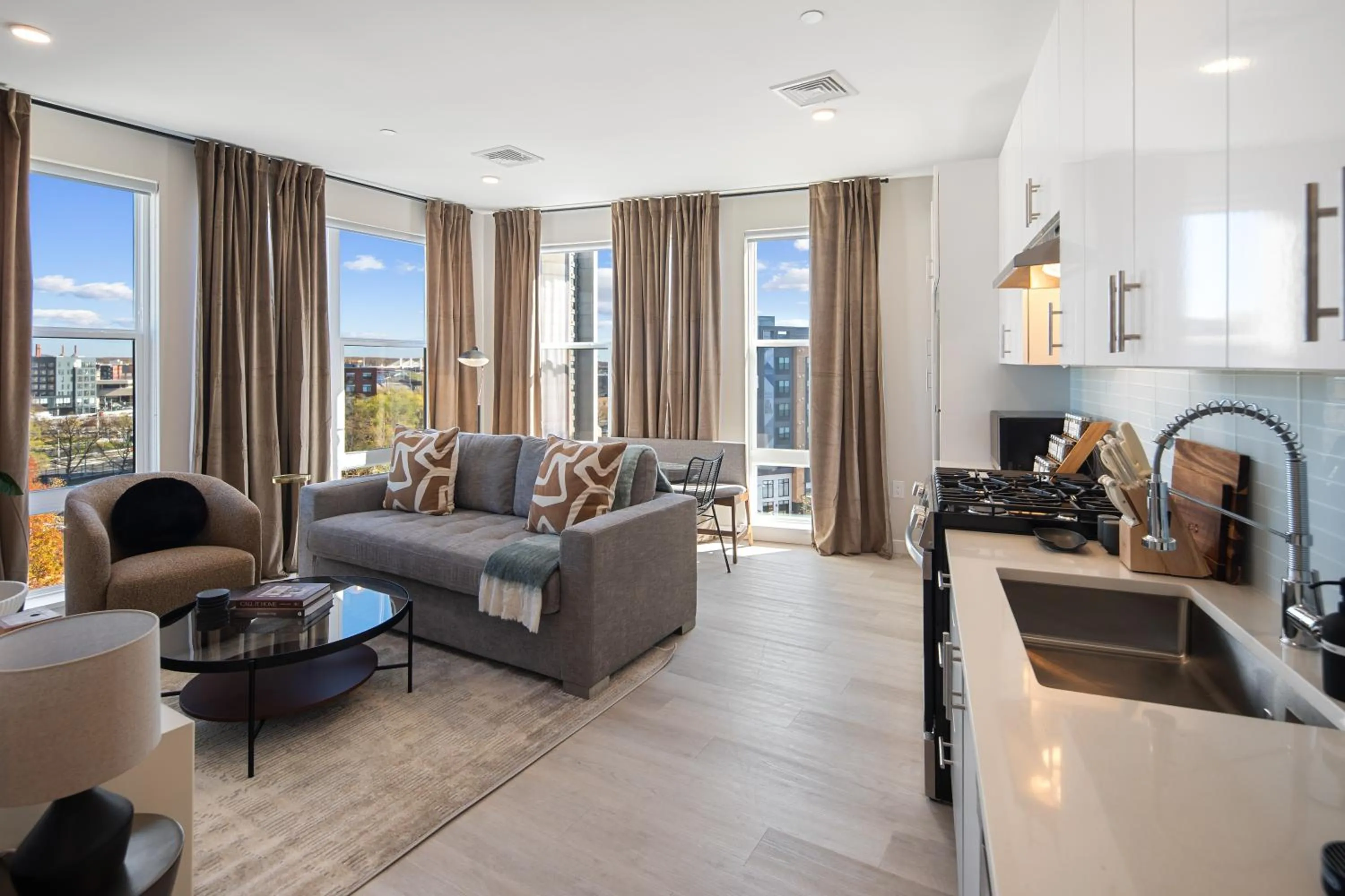 Living room in Luxury Furnished Apartments by Hyatus Downtown at Yale