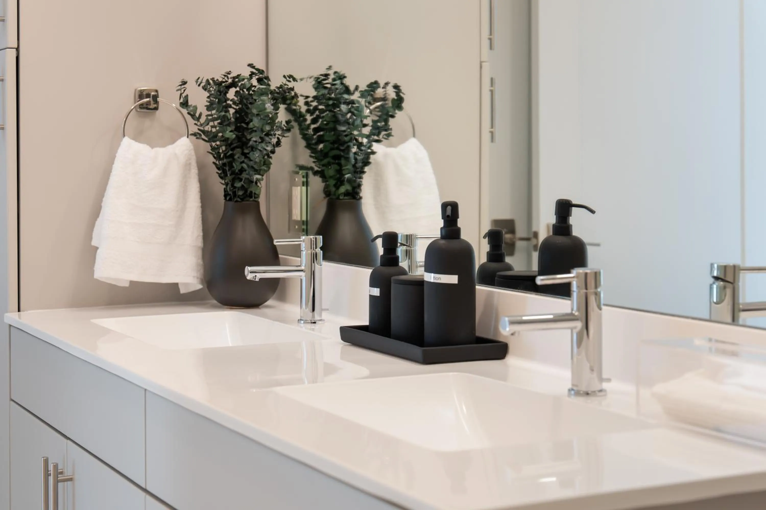 Bathroom in Luxury Furnished Apartments by Hyatus Downtown at Yale