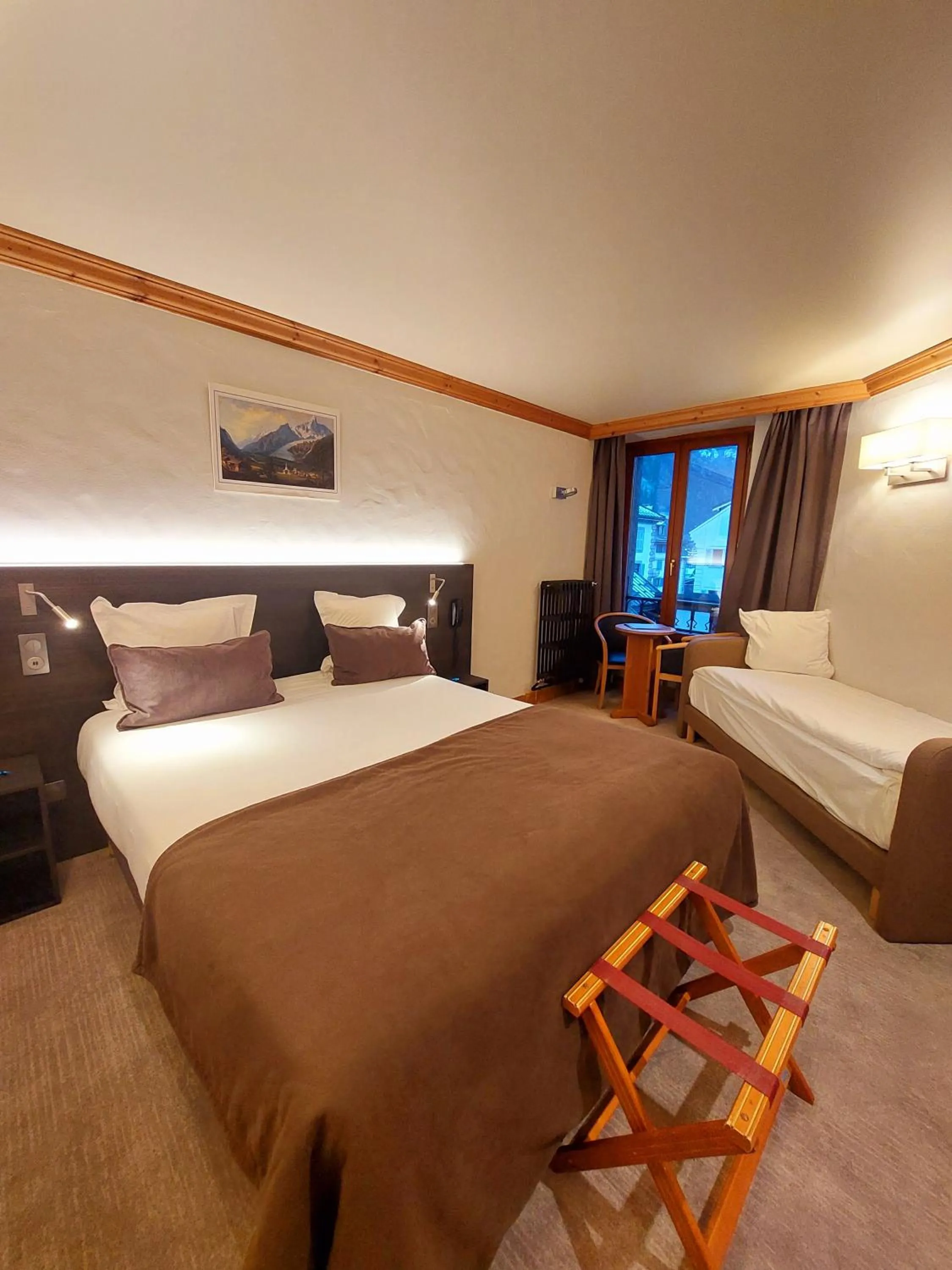 Photo of the whole room, Bed in Park Hotel Suisse & Spa