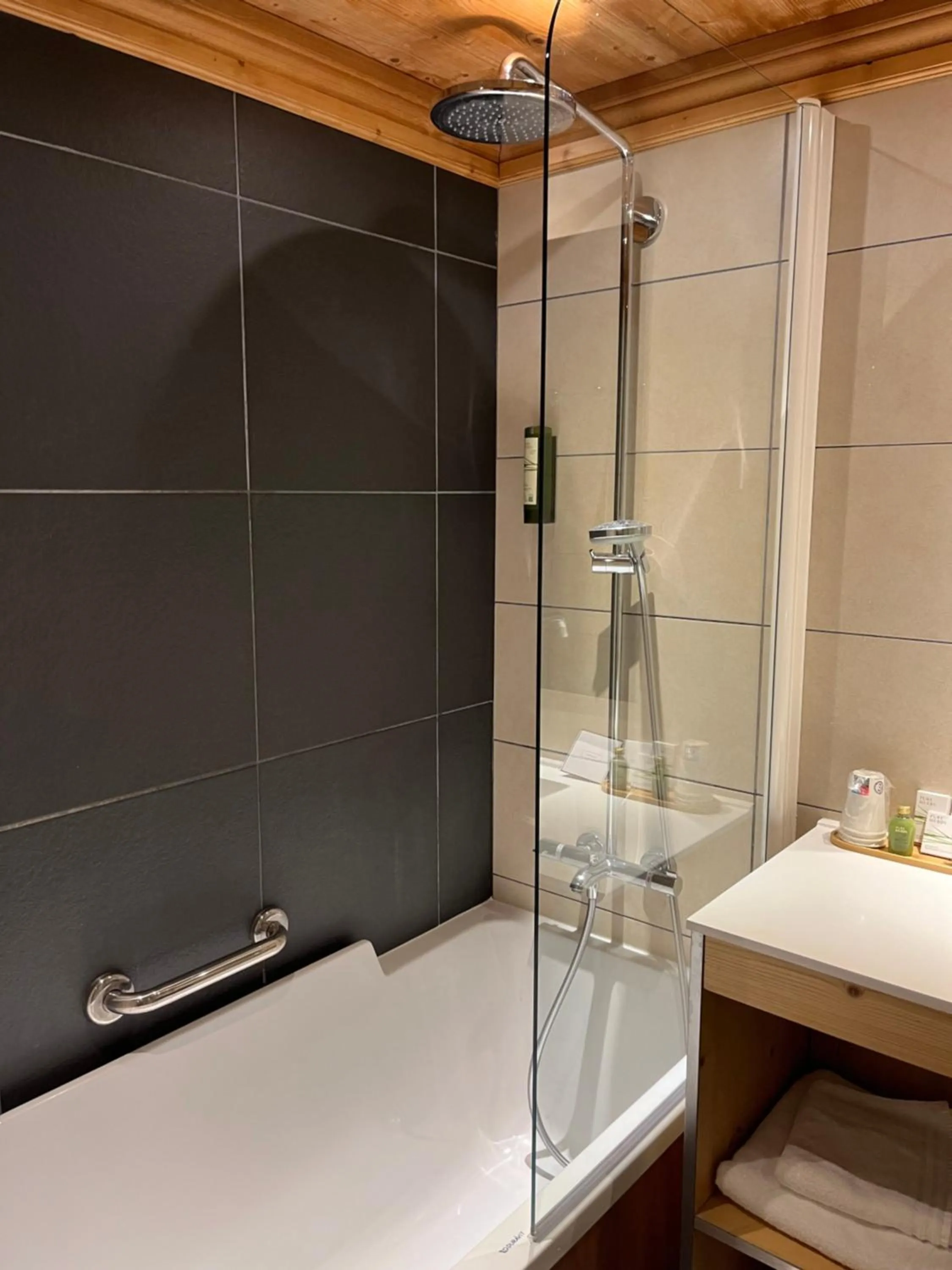 Bathroom in Park Hotel Suisse & Spa