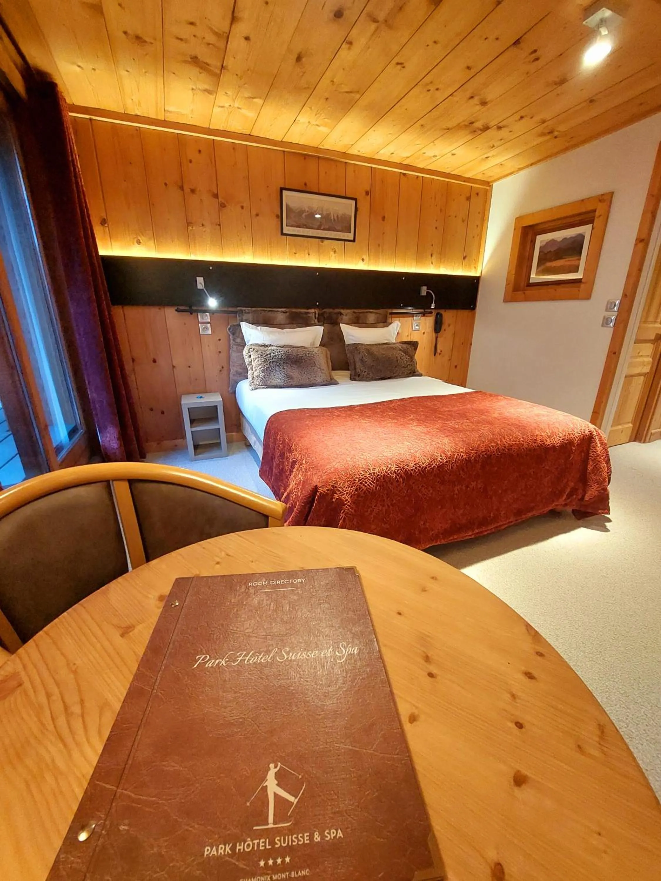 Photo of the whole room, Bed in Park Hotel Suisse & Spa