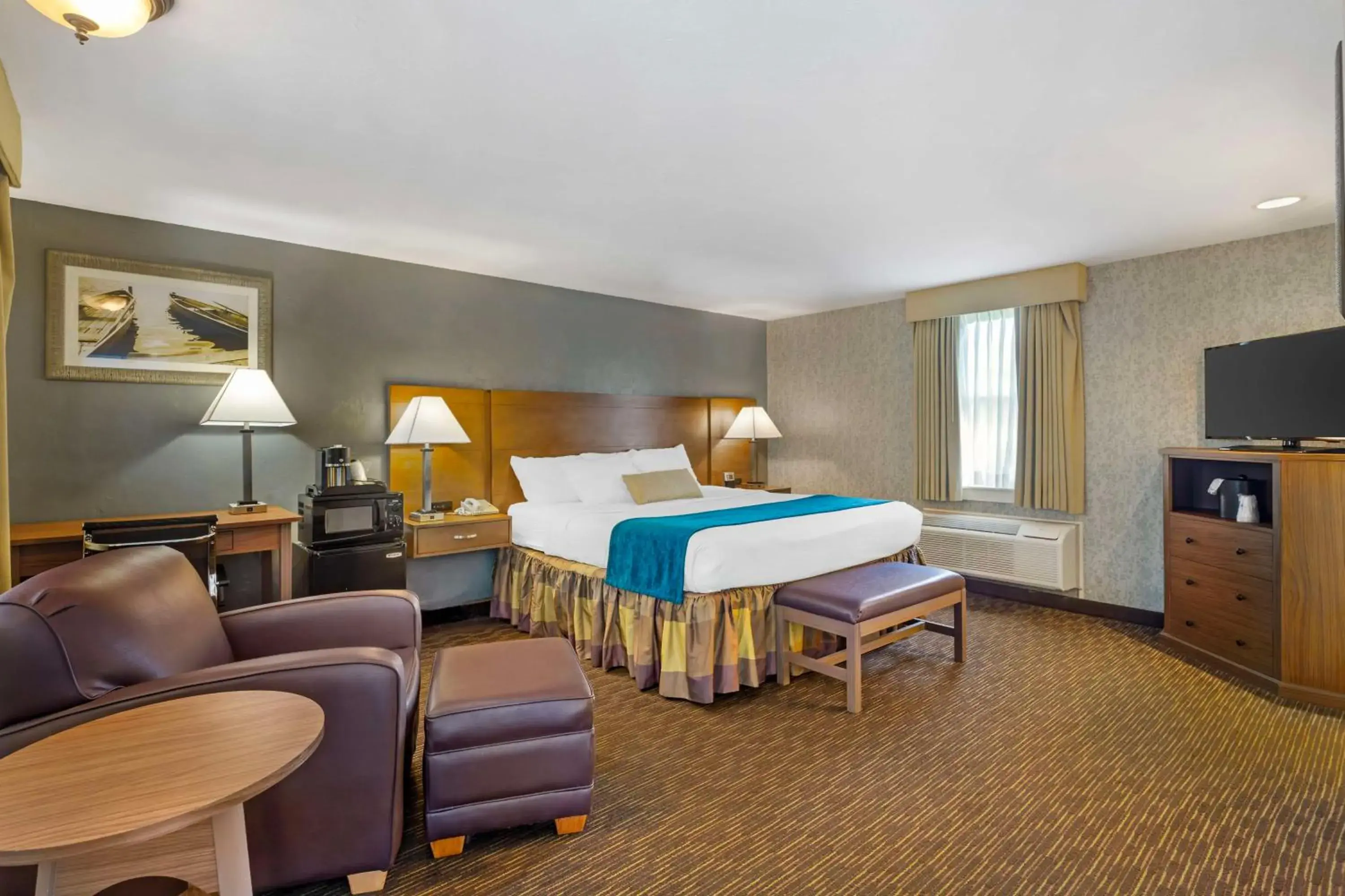 Bedroom, Bed in Best Western Plus Cold Spring Bedroom, Bed in Best Western Plus Cold Spring