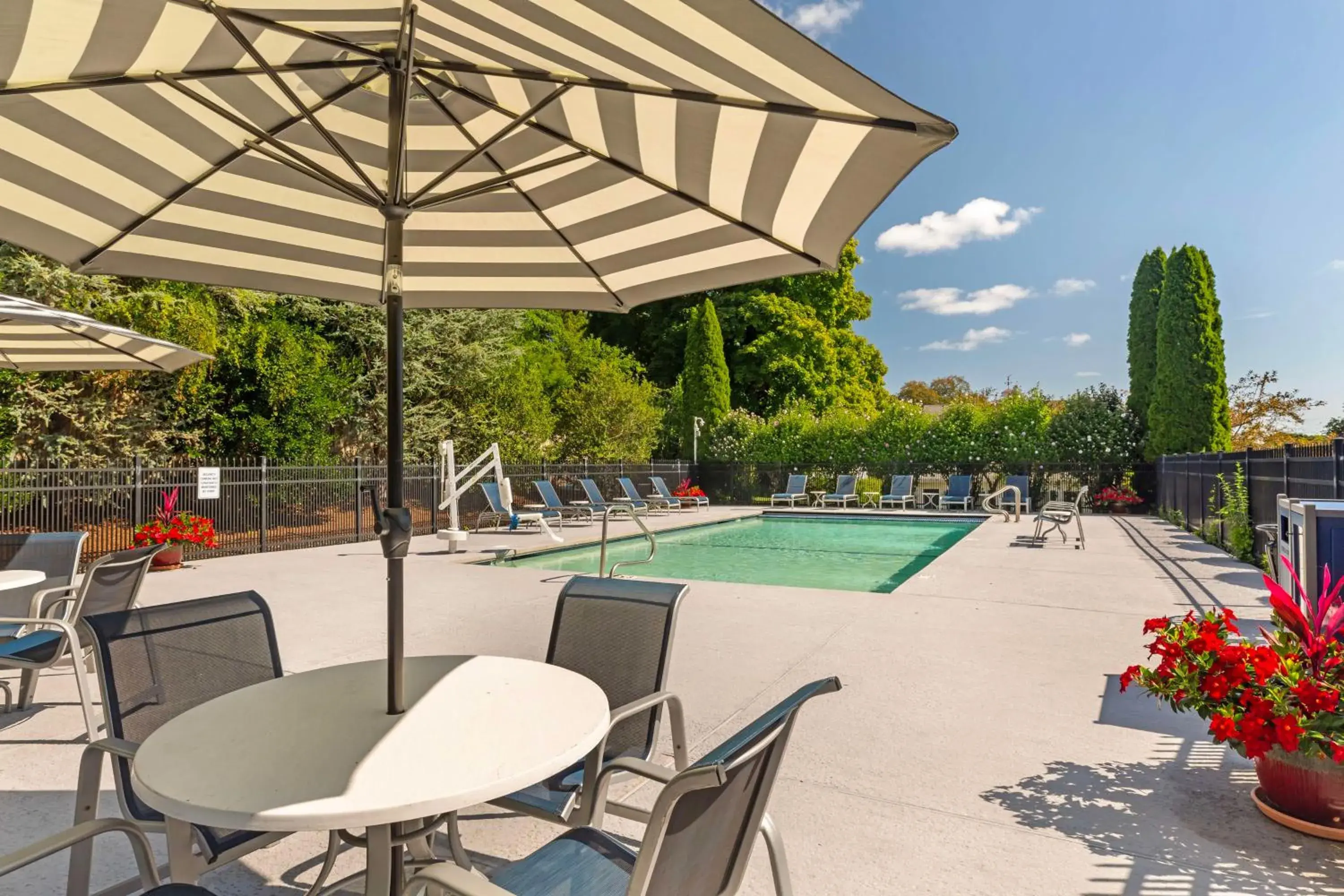 Pool view in Best Western Plus Cold Spring Pool view in Best Western Plus Cold Spring