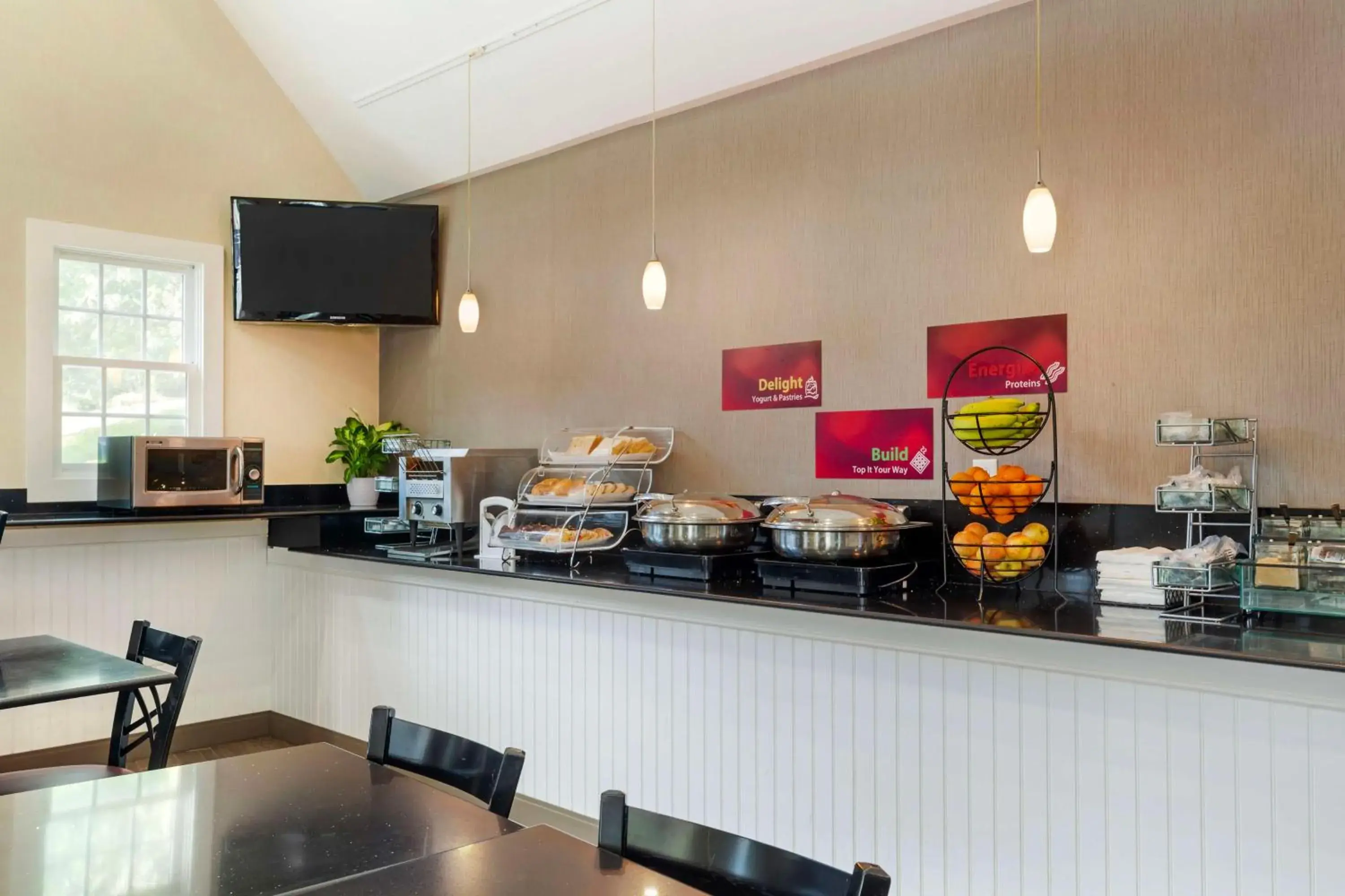 Breakfast in Best Western Plus Cold Spring Breakfast in Best Western Plus Cold Spring