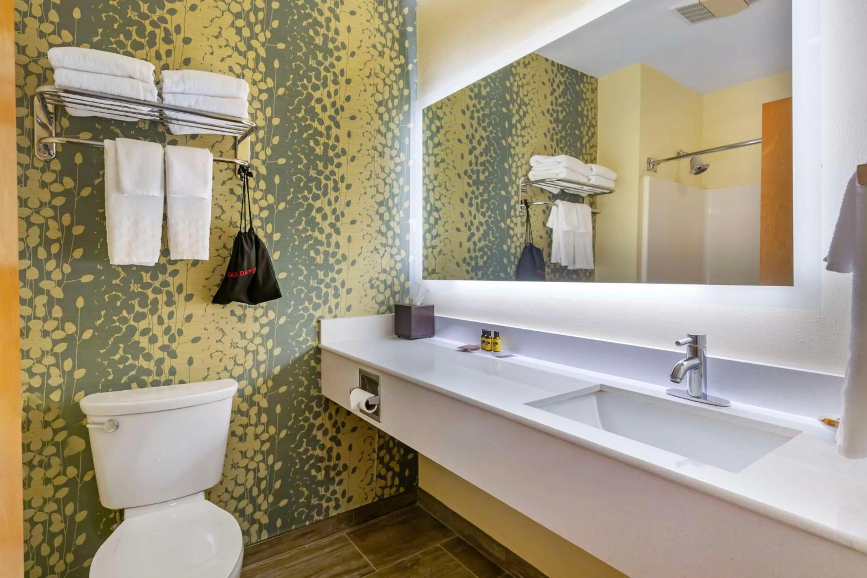 Bathroom in Best Western Plus Cold Spring