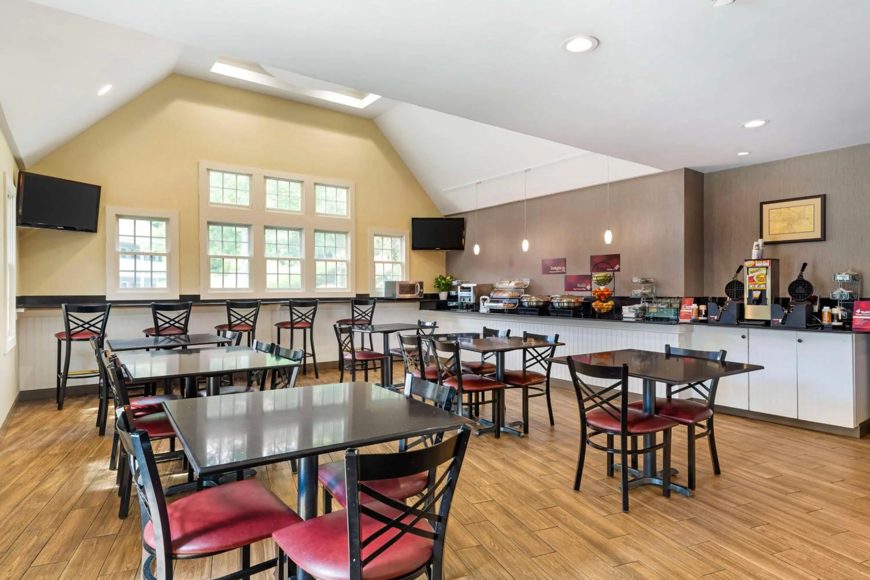 Breakfast in Best Western Plus Cold Spring