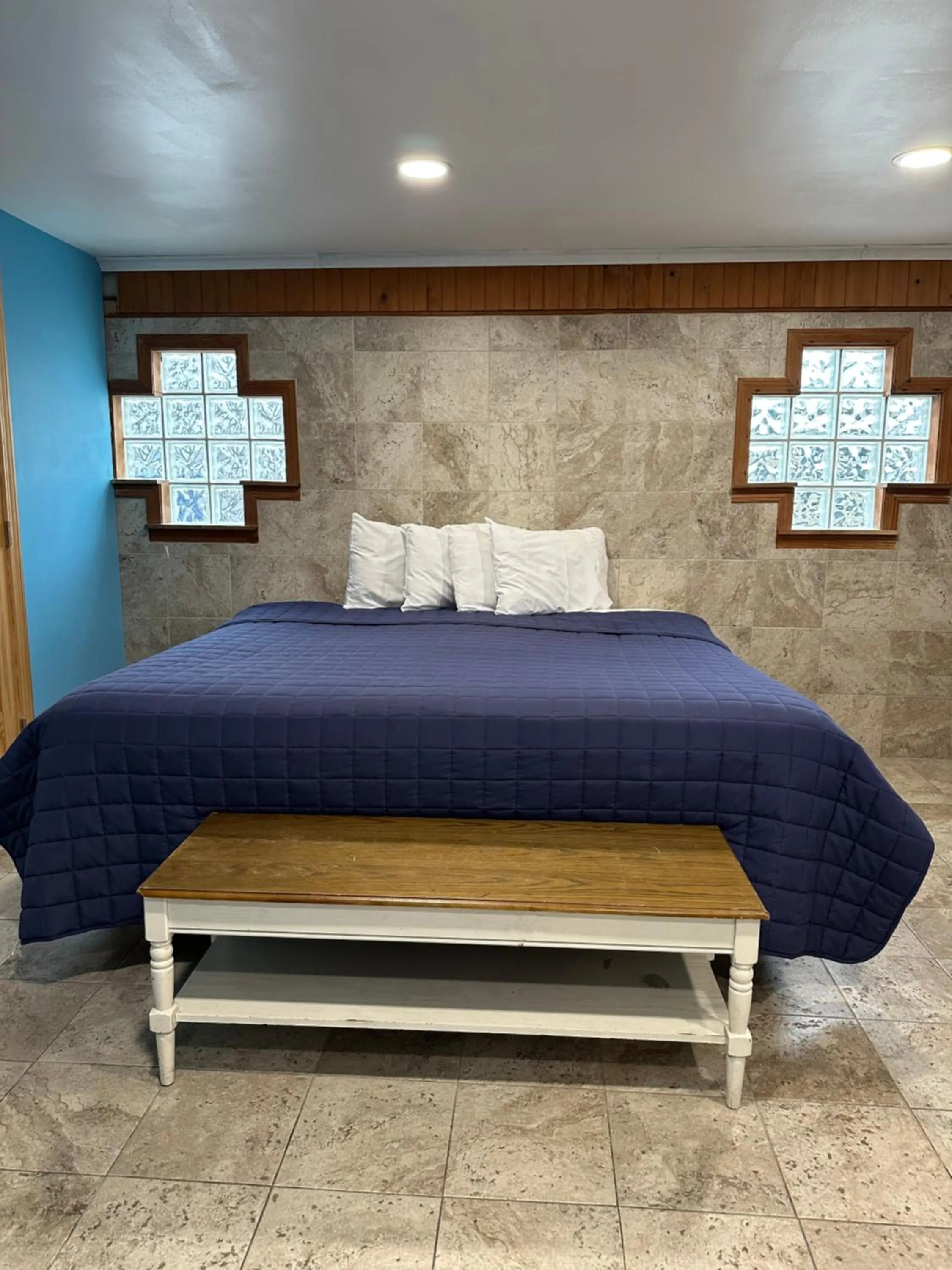 Deluxe King Studio in Nautical Motel