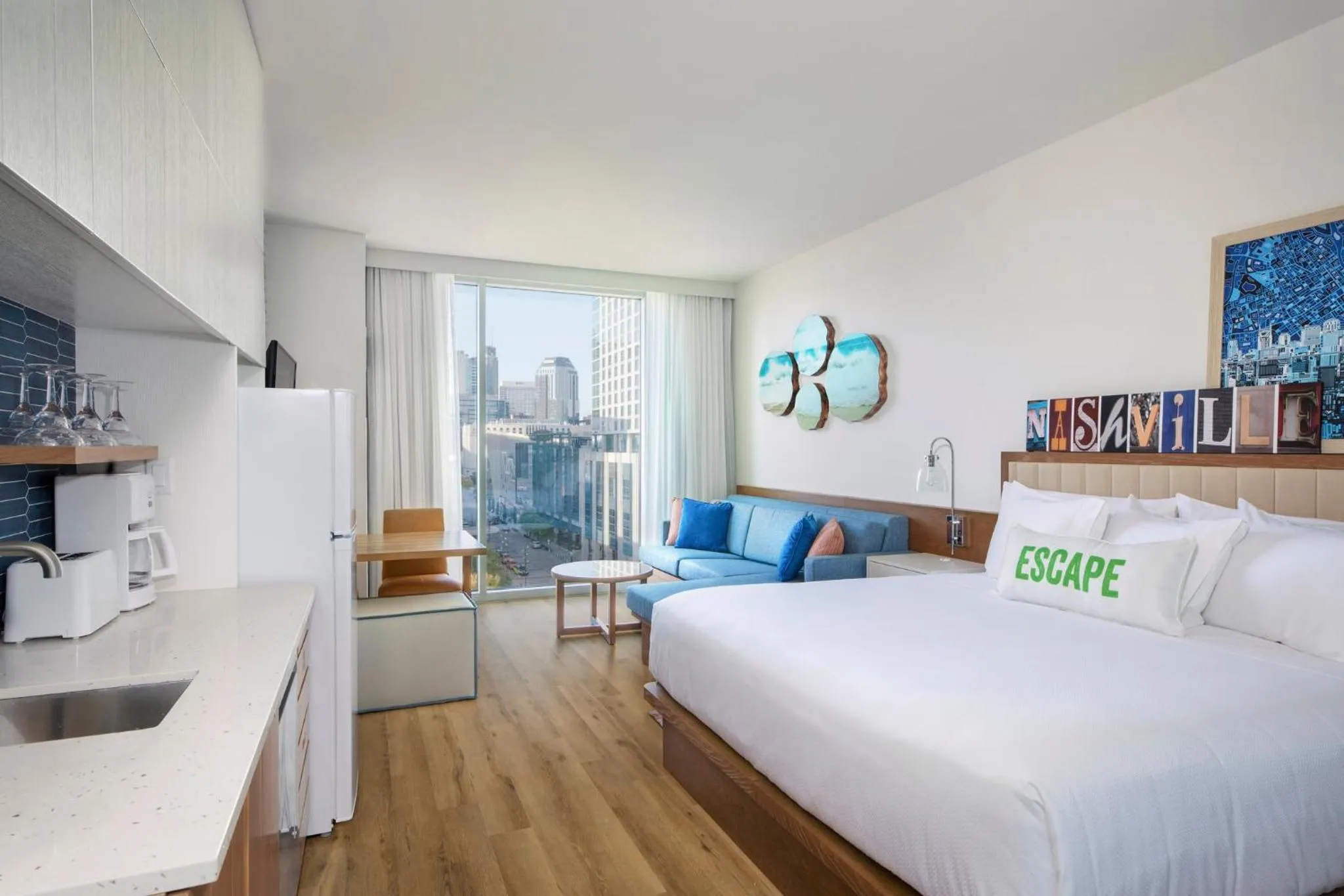 Photo of the whole room, Bed in Margaritaville Vacation Club - Nashville