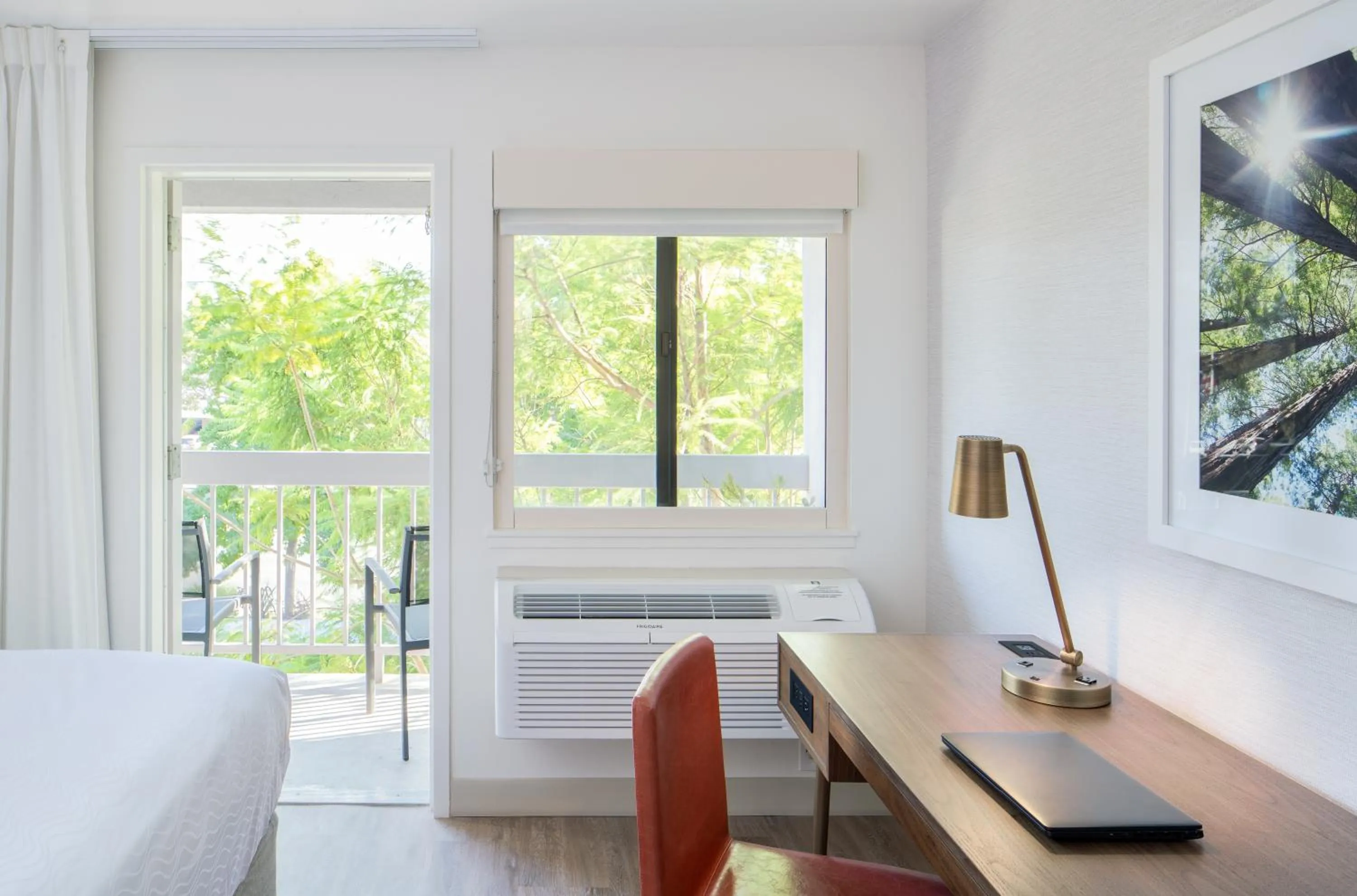 Balcony/Terrace, Bed in The Domain Hotel