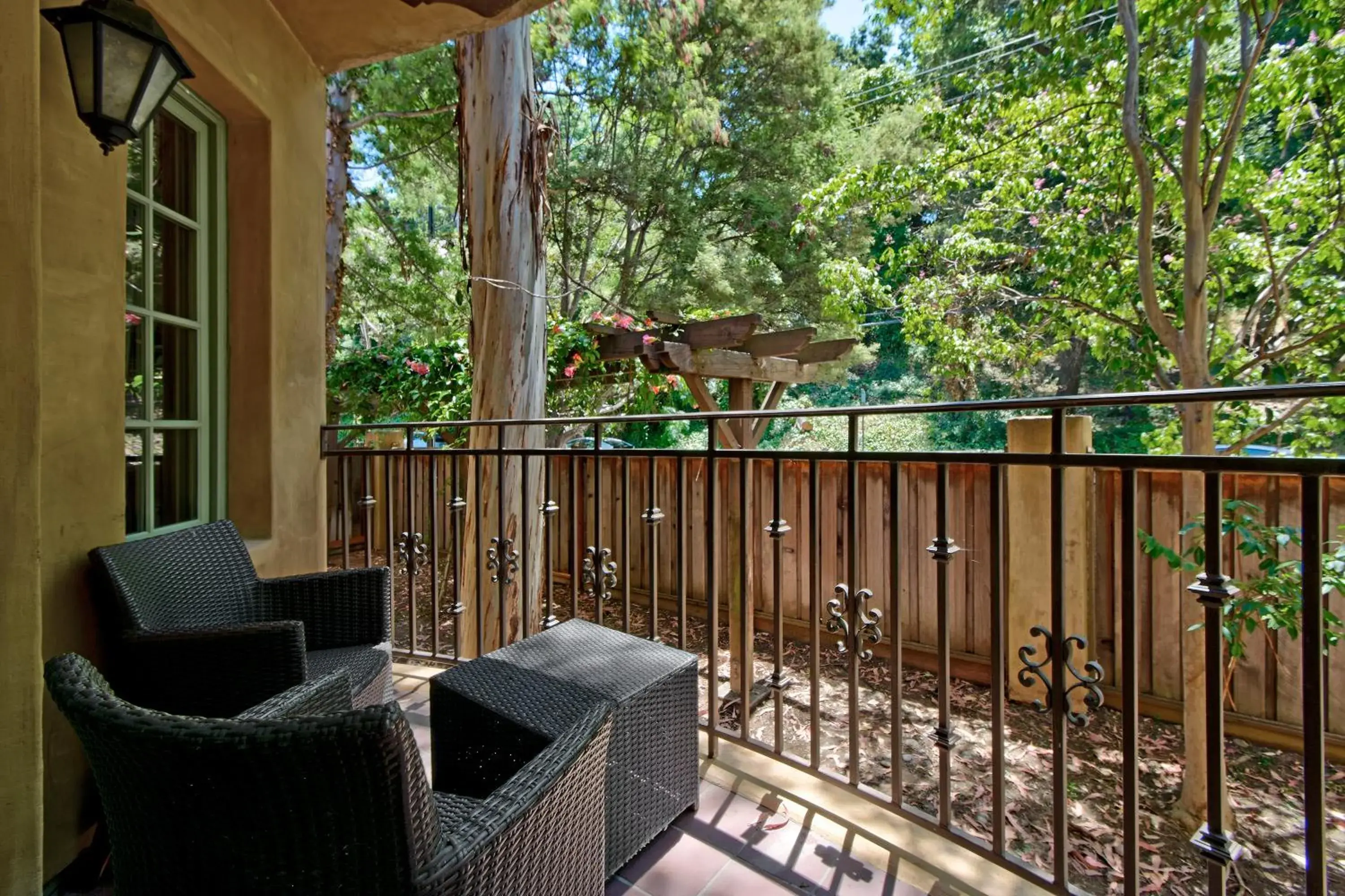 One-Bedroom Suite in Hotel Los Gatos One-Bedroom Suite in Hotel Los Gatos