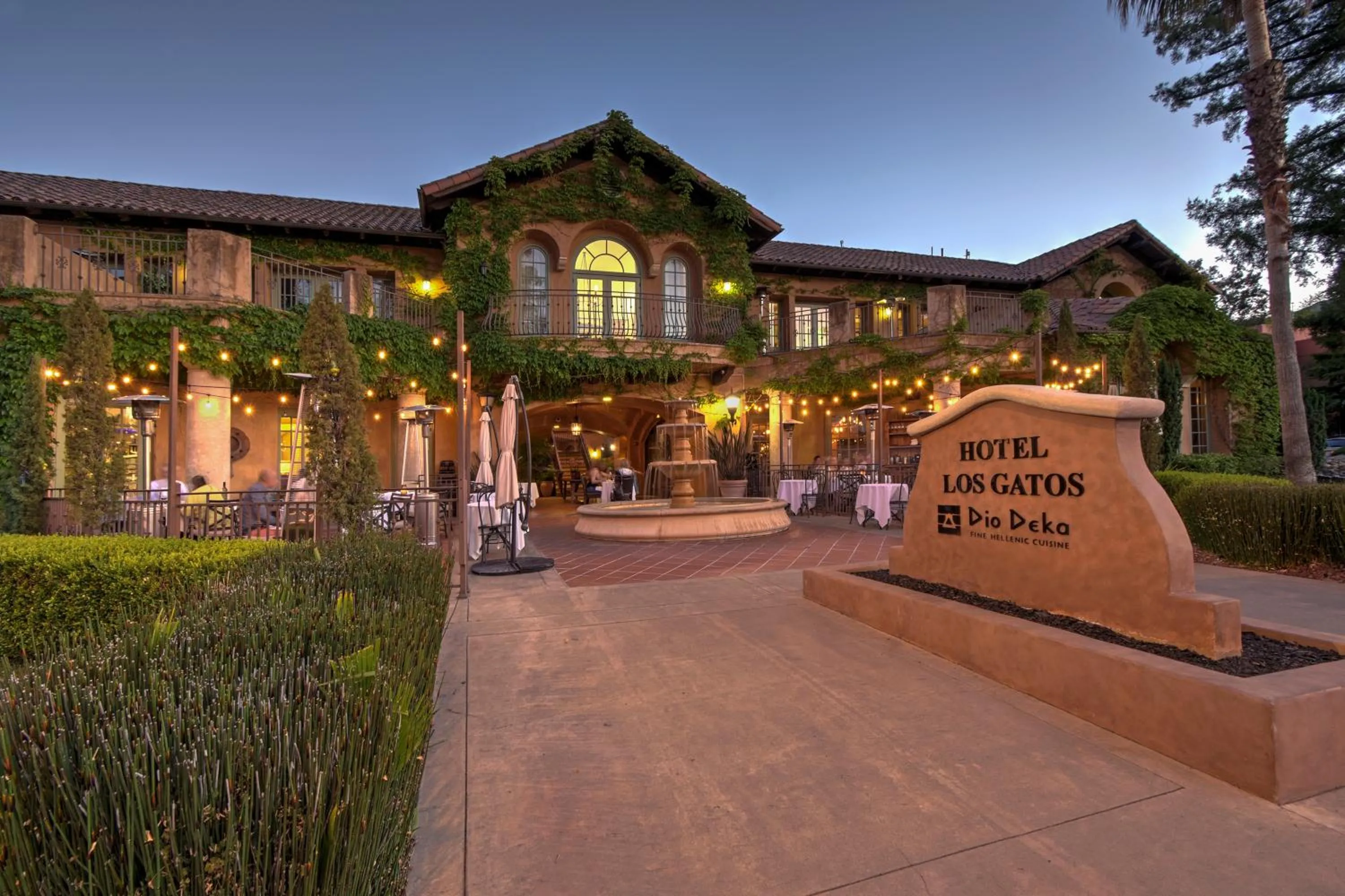 Property building in Hotel Los Gatos