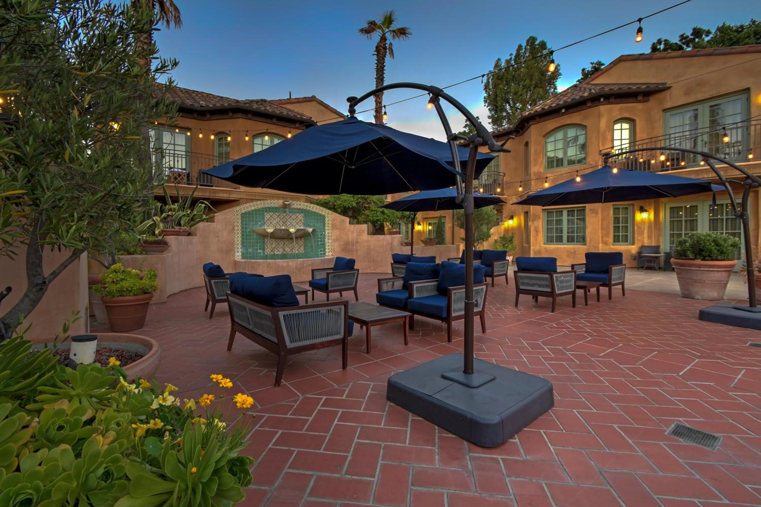 Patio in Hotel Los Gatos