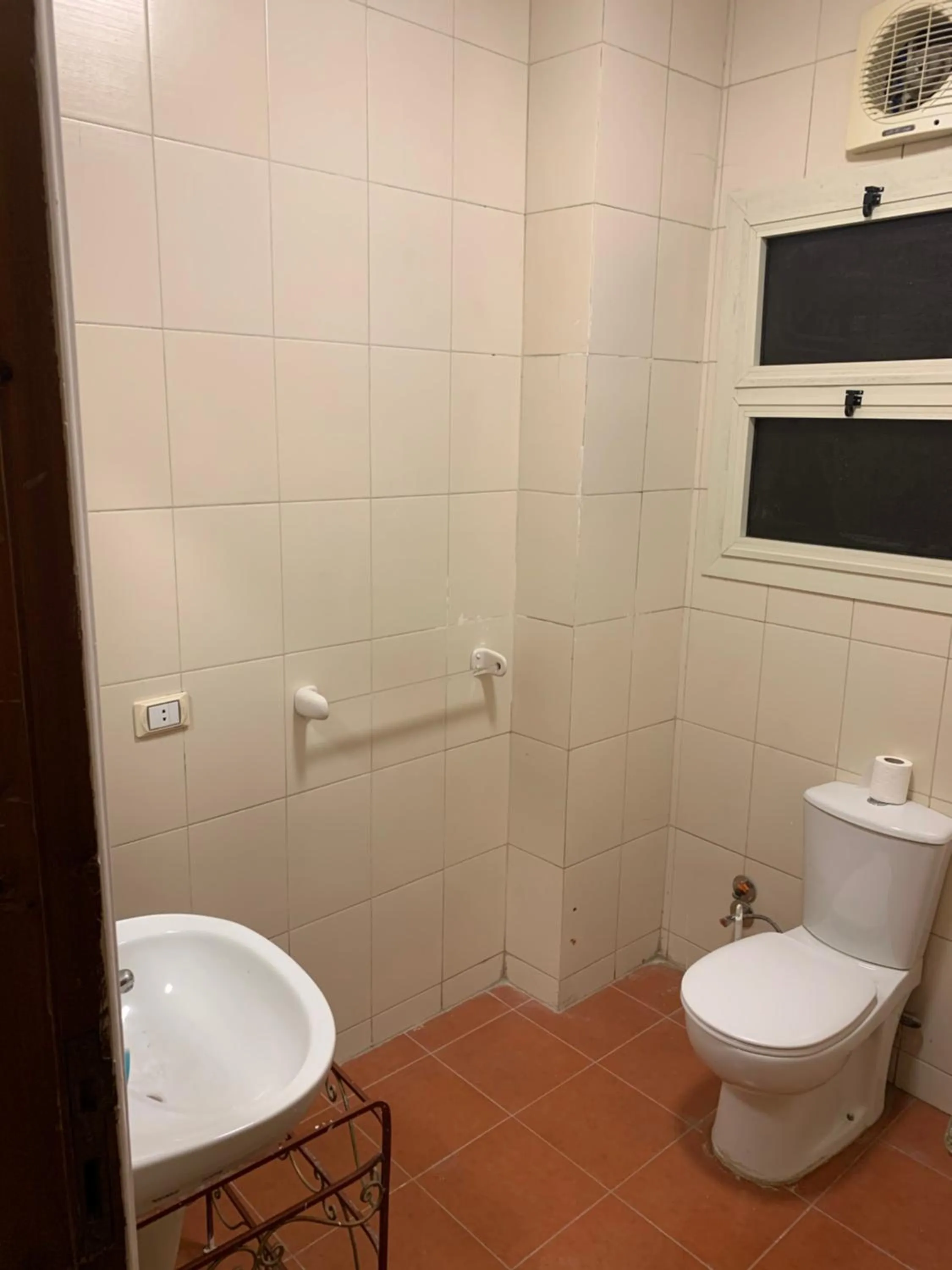 Toilet in Draz pyramids view Bed & breakfast