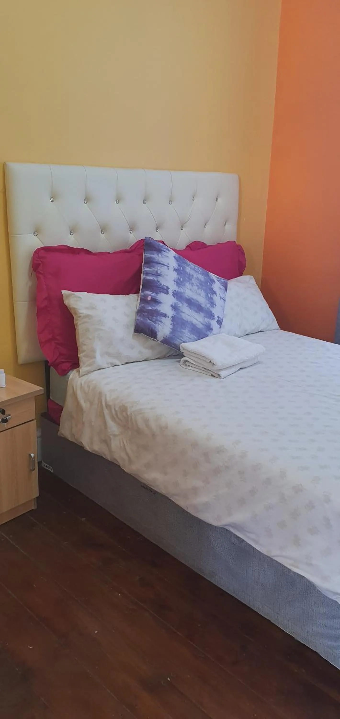 Bed in Helpful lodge