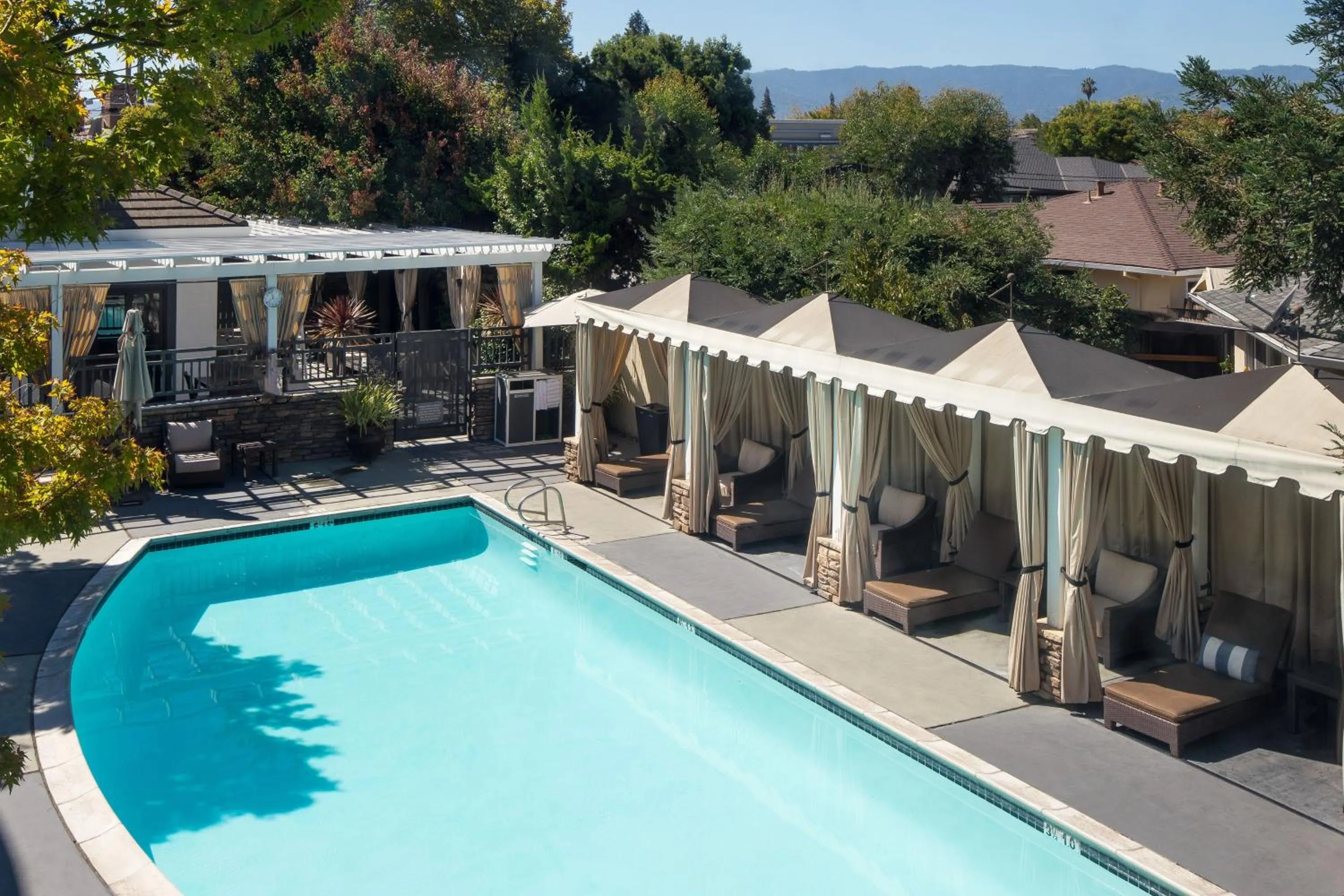 Swimming pool in Aloft San Jose Cupertino