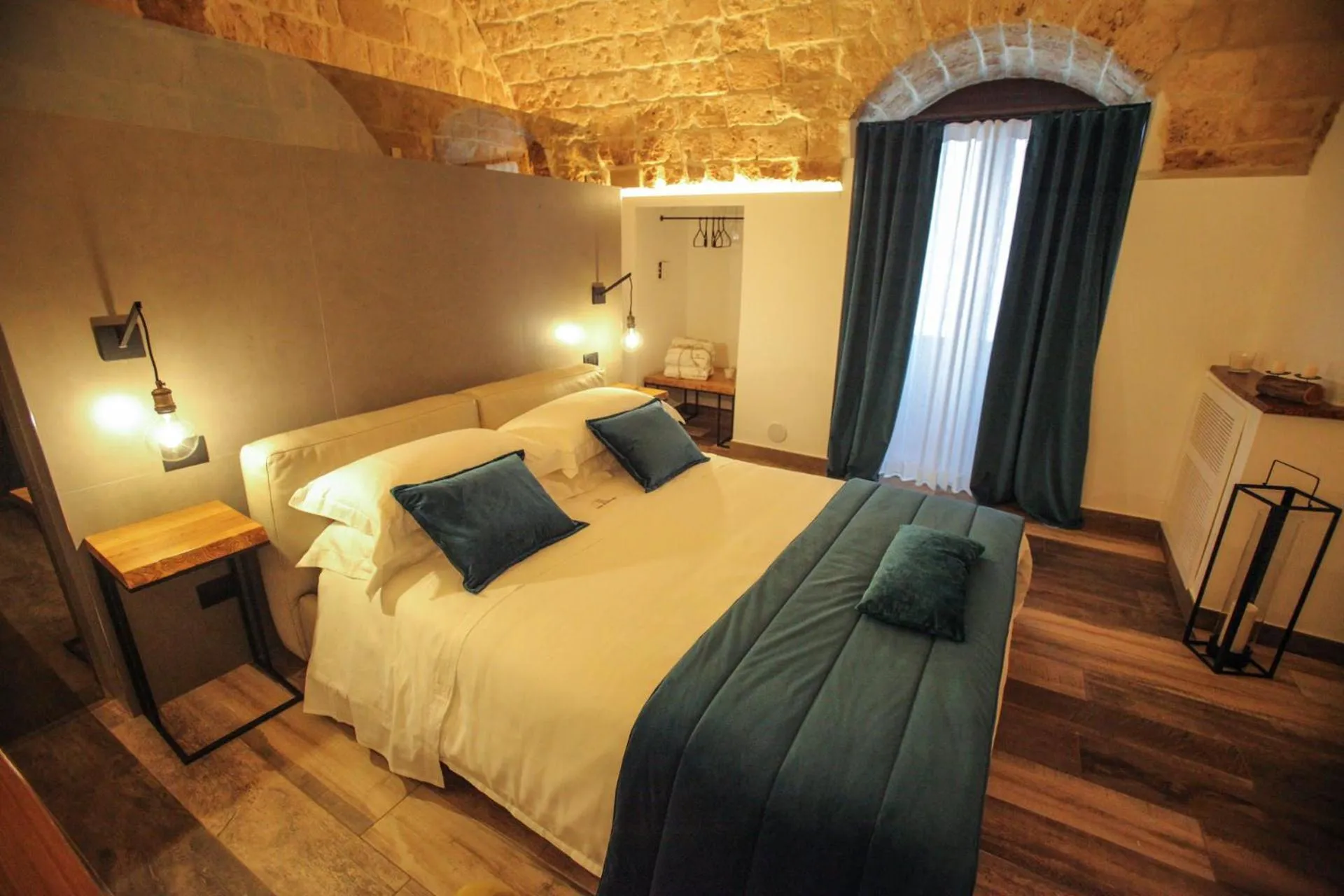 Bed in Luna Federiciana Luxury Room & Spa