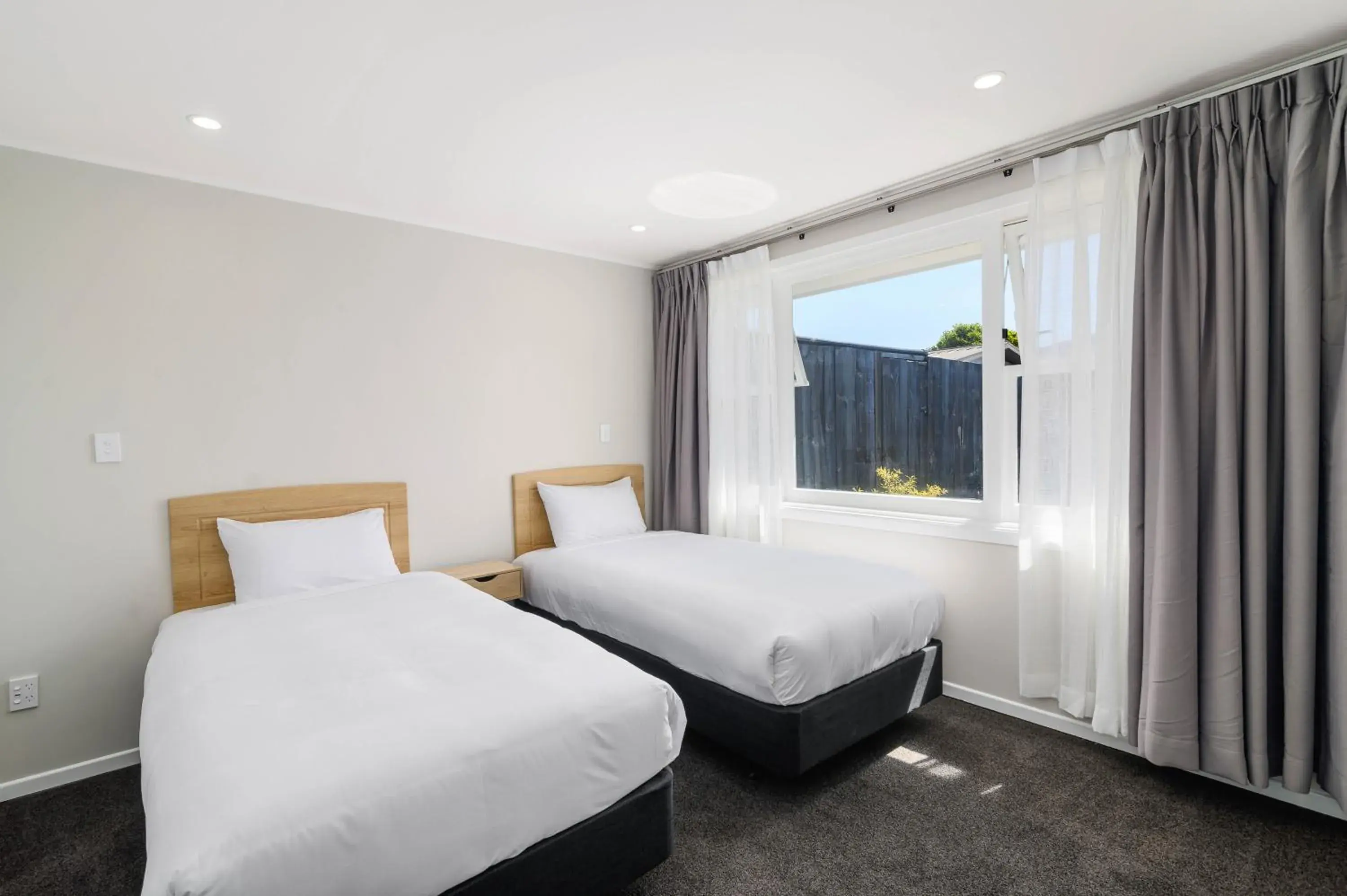 Bedroom, Bed in Thermal Oak Motel Bedroom, Bed in Thermal Oak Motel