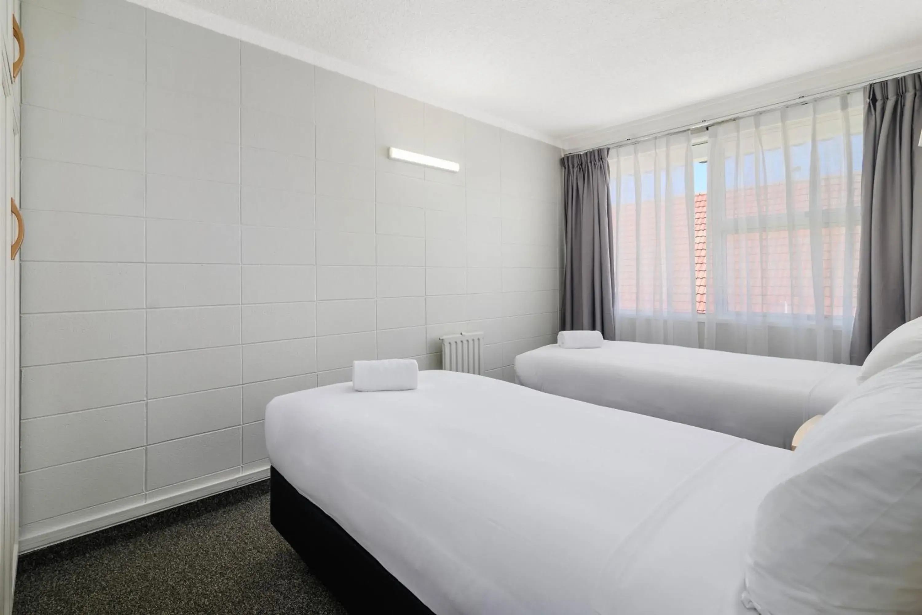 Bedroom, Bed in Thermal Oak Motel Bedroom, Bed in Thermal Oak Motel