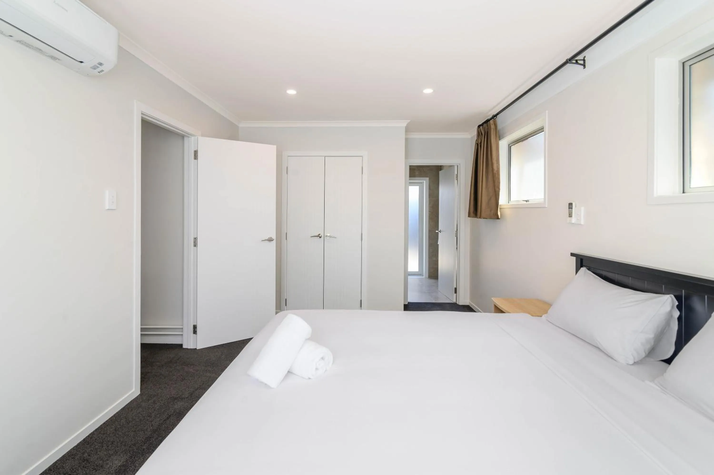 Bedroom, Bed in Thermal Oak Motel