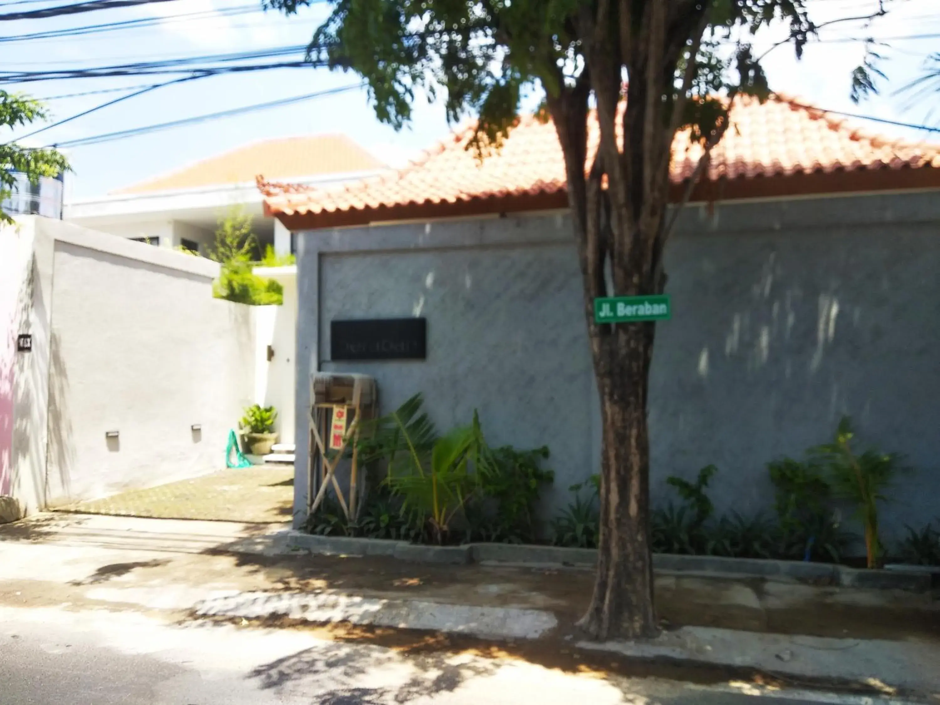 Facade/entrance in Villa Brabhan Seminyak Facade/entrance in Villa Brabhan Seminyak