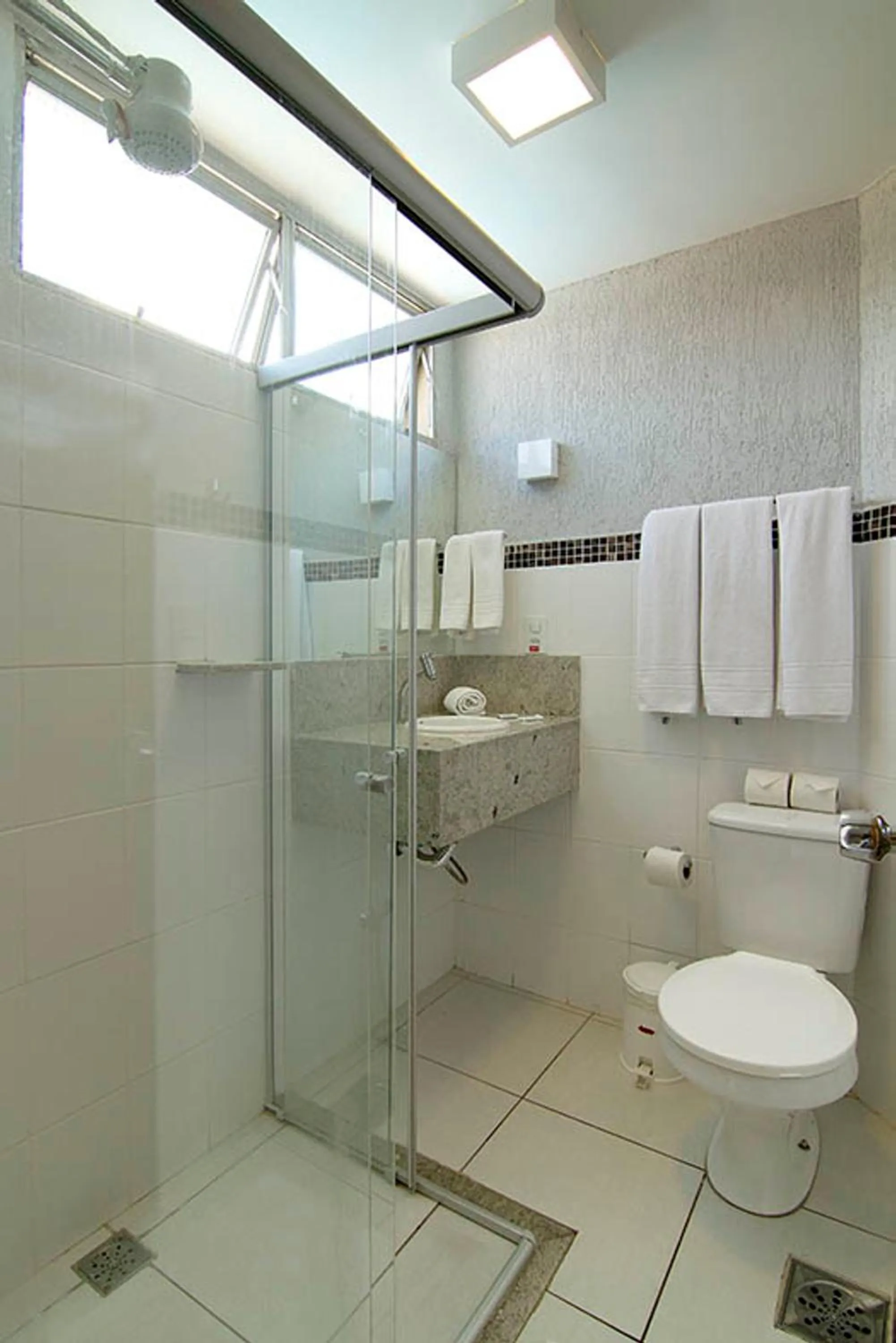 Shower in Hotel Morada das Águas