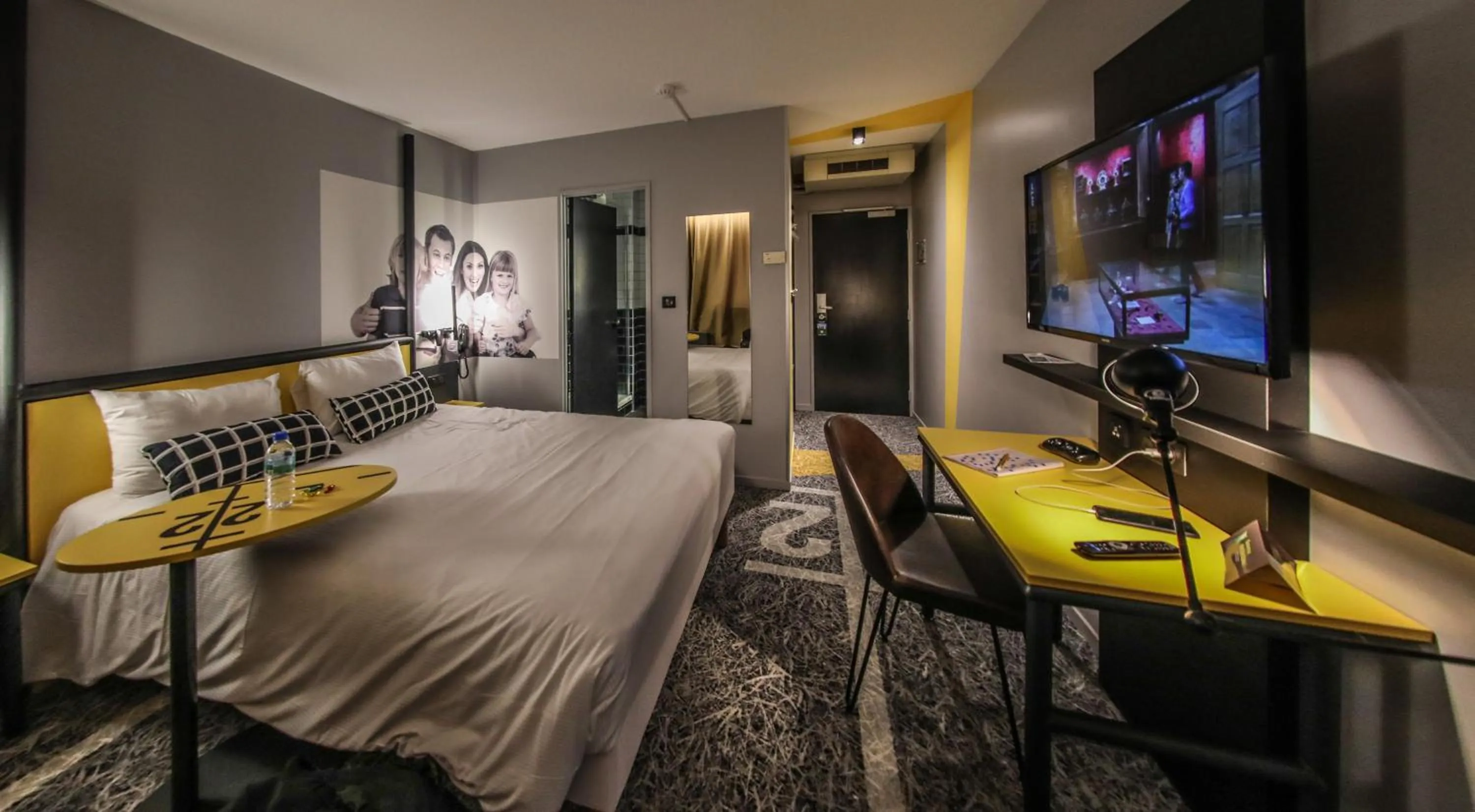 Photo of the whole room, Bed in Ibis Styles Clermont-Ferrand République