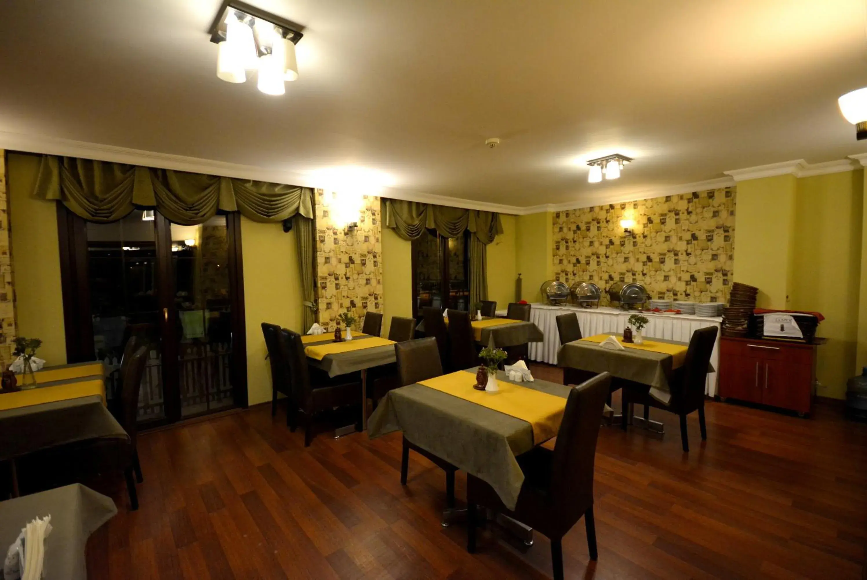 Restaurant/places to eat in Velena Hotel Restaurant/places to eat in Velena Hotel
