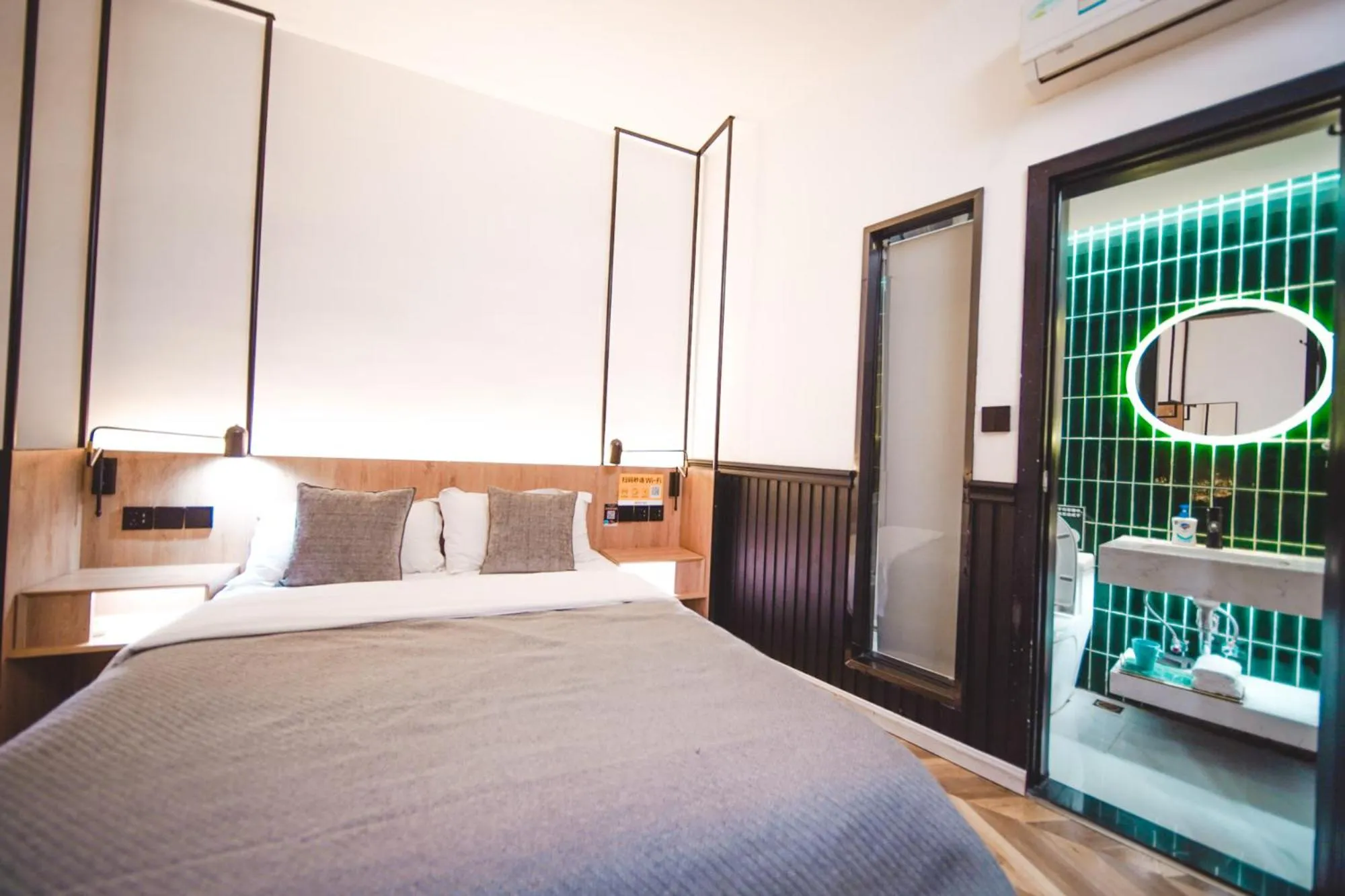 Photo of the whole room, Bed in Chengdu Local Tea Hostel - Short Walk To Taikooli - Chill & Social Coffee Lounge - Metro downstairs - Free Activities - Friendly English Speaking Staff - Tibet, Panda, Buddha & Snow Mountain Tours