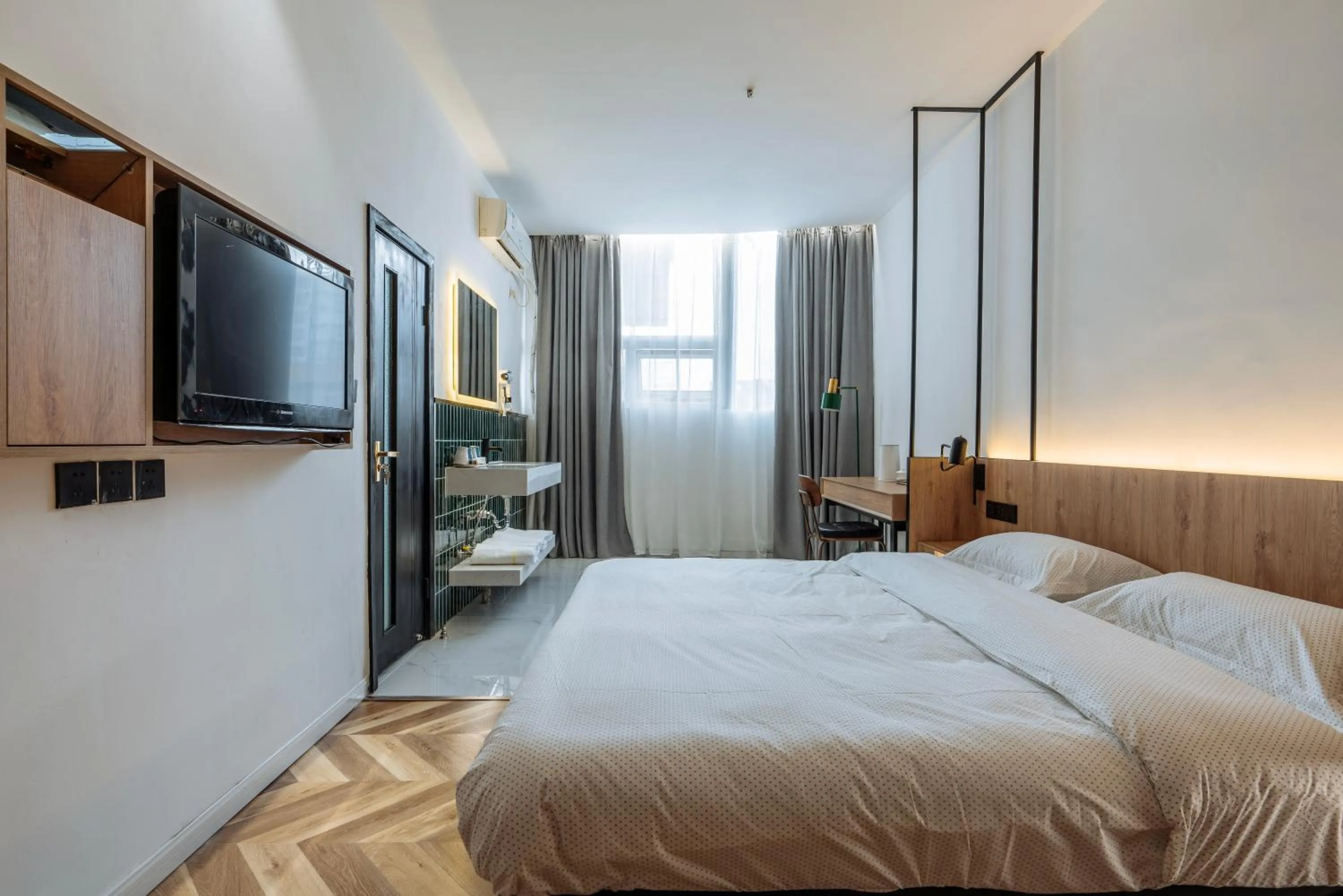 Photo of the whole room, Bed in Chengdu Local Tea Hostel - Short Walk To Taikooli - Chill & Social Coffee Lounge - Metro downstairs - Free Activities - Friendly English Speaking Staff - Tibet, Panda, Buddha & Snow Mountain Tours