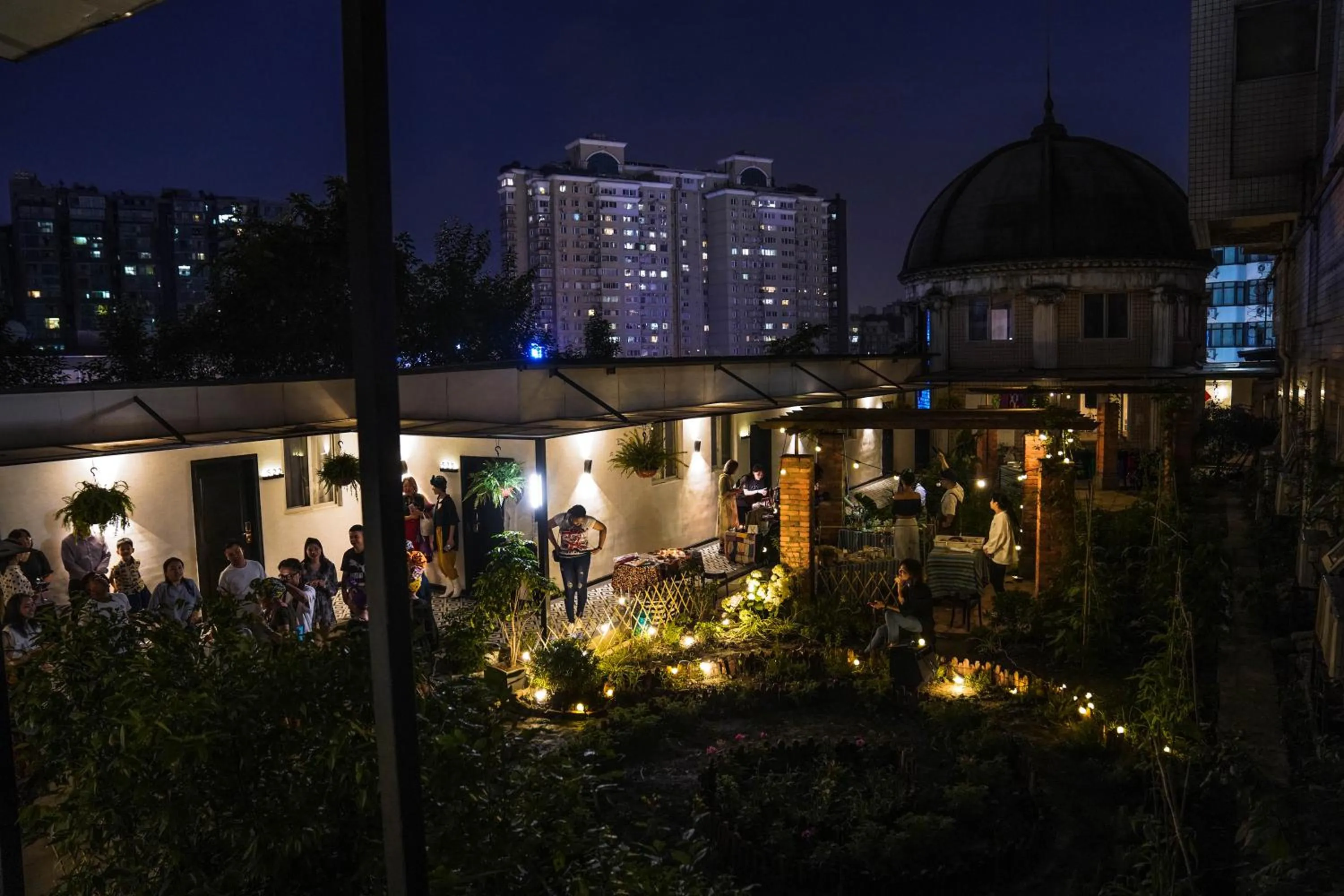 Garden in Chengdu Local Tea Hostel - Short Walk To Taikooli - Chill & Social Coffee Lounge - Metro downstairs - Free Activities - Friendly English Speaking Staff - Tibet, Panda, Buddha & Snow Mountain Tours