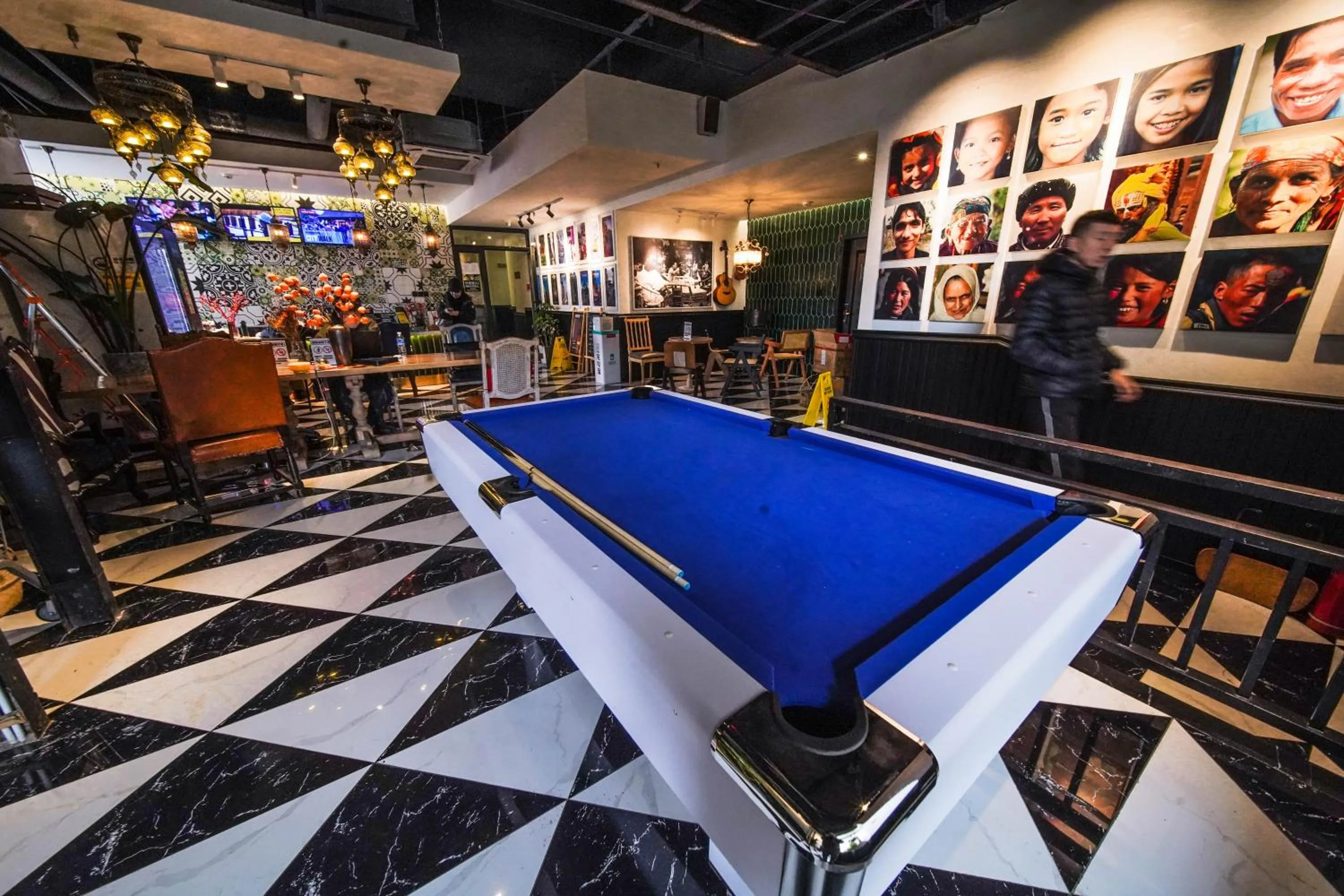 Billiard in Chengdu Local Tea Hostel - Short Walk To Taikooli - Chill & Social Coffee Lounge - Metro downstairs - Free Activities - Friendly English Speaking Staff - Tibet, Panda, Buddha & Snow Mountain Tours