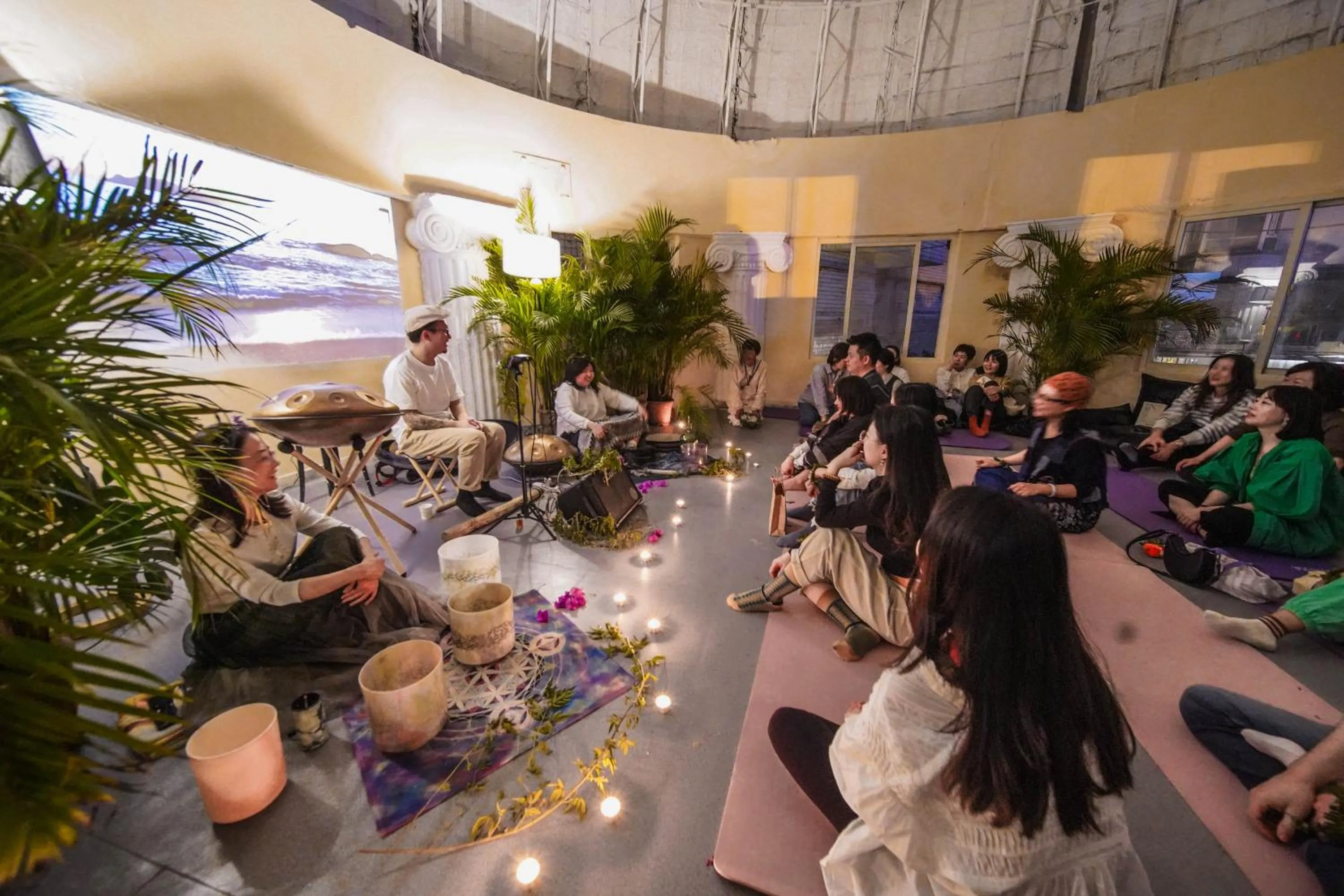 Evening entertainment in Chengdu Local Tea Hostel - Short Walk To Taikooli - Chill & Social Coffee Lounge - Metro downstairs - Free Activities - Friendly English Speaking Staff - Tibet, Panda, Buddha & Snow Mountain Tours