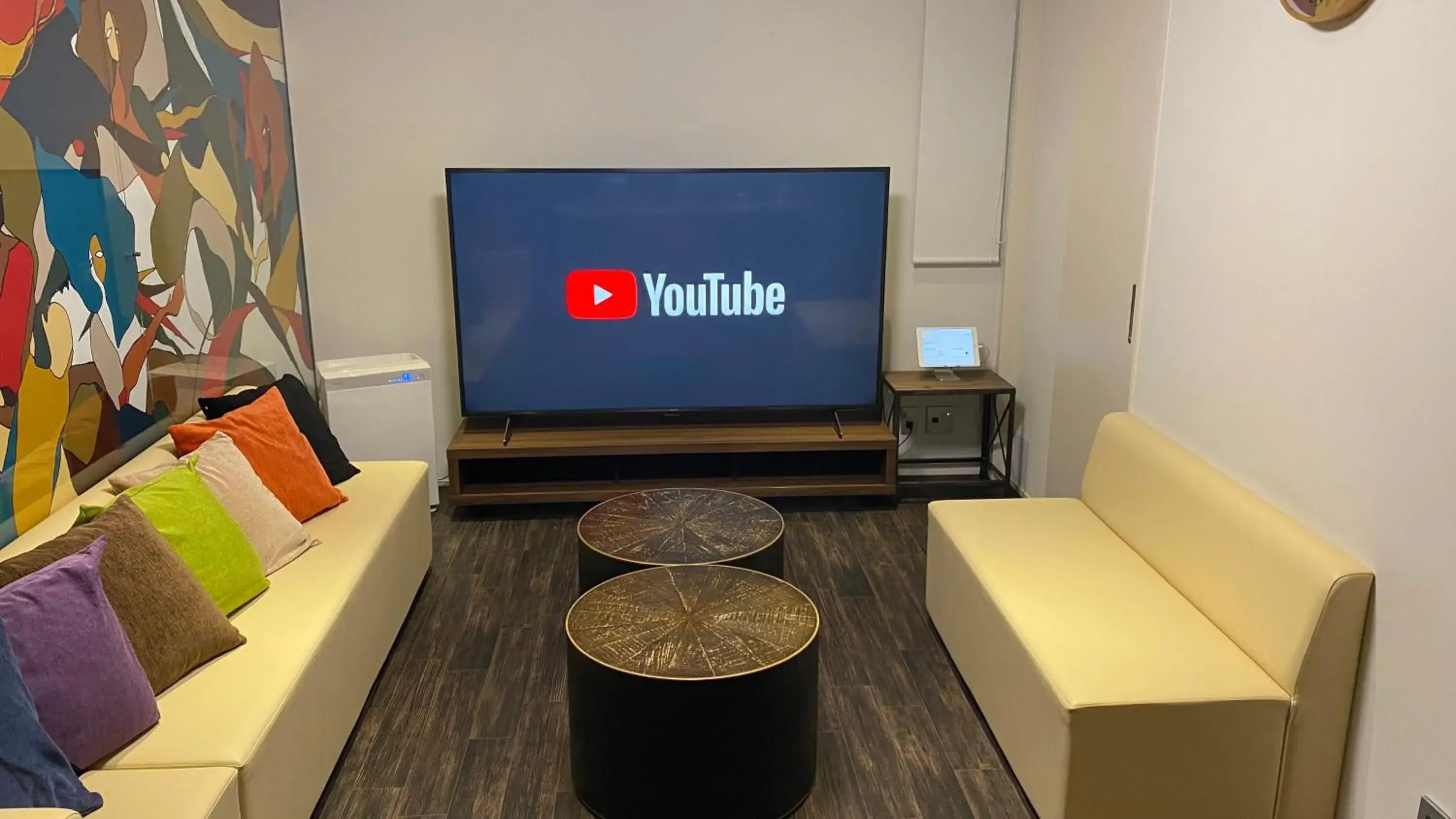 Living room in Bond Base Living room in Bond Base