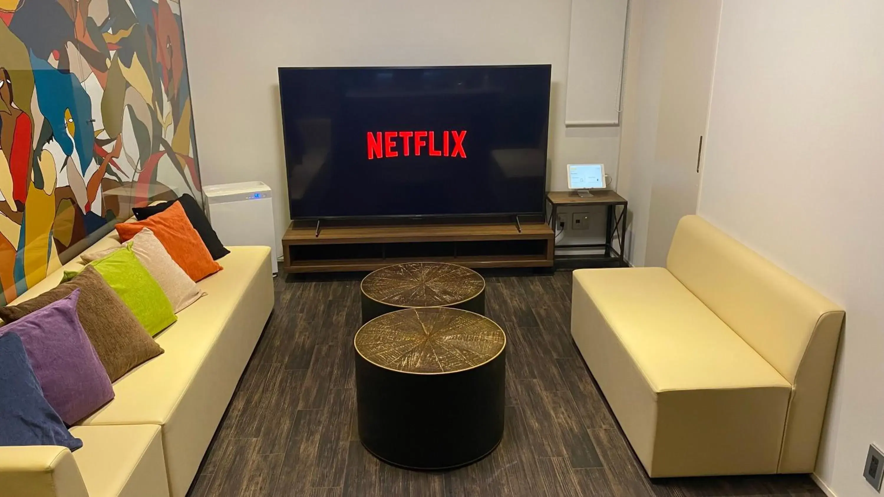 Living room in Bond Base Living room in Bond Base