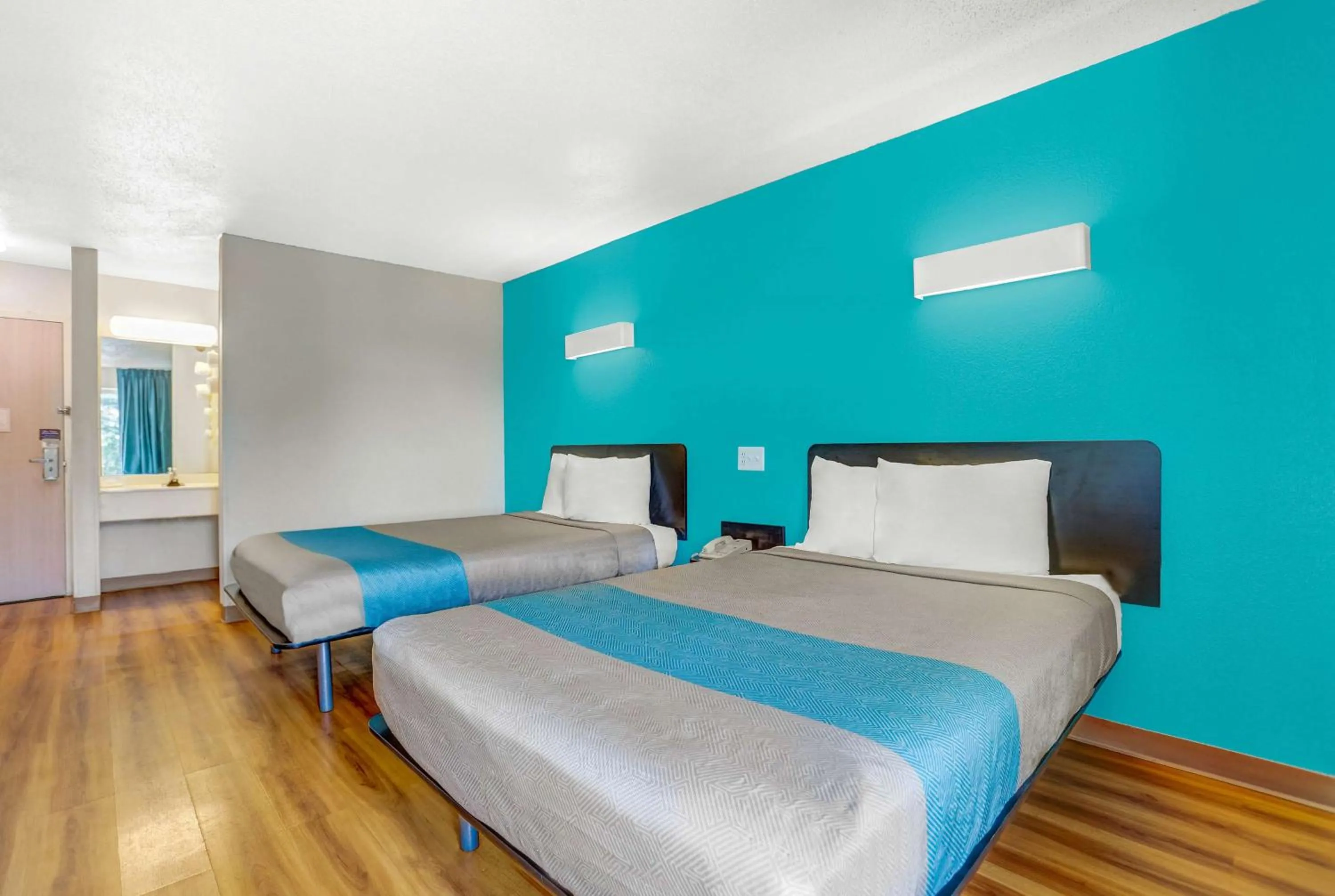 Photo of the whole room, Bed in Motel 6-Raleigh, NC - North