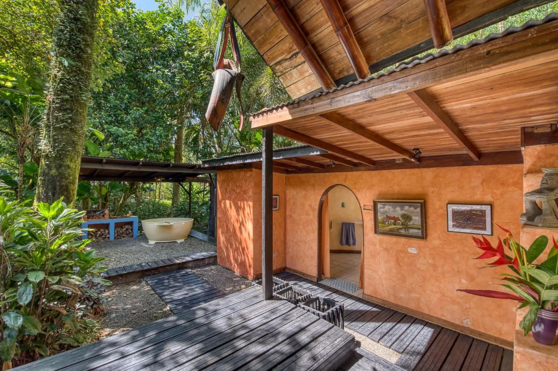 Patio in Tree House Beachfront Lodge