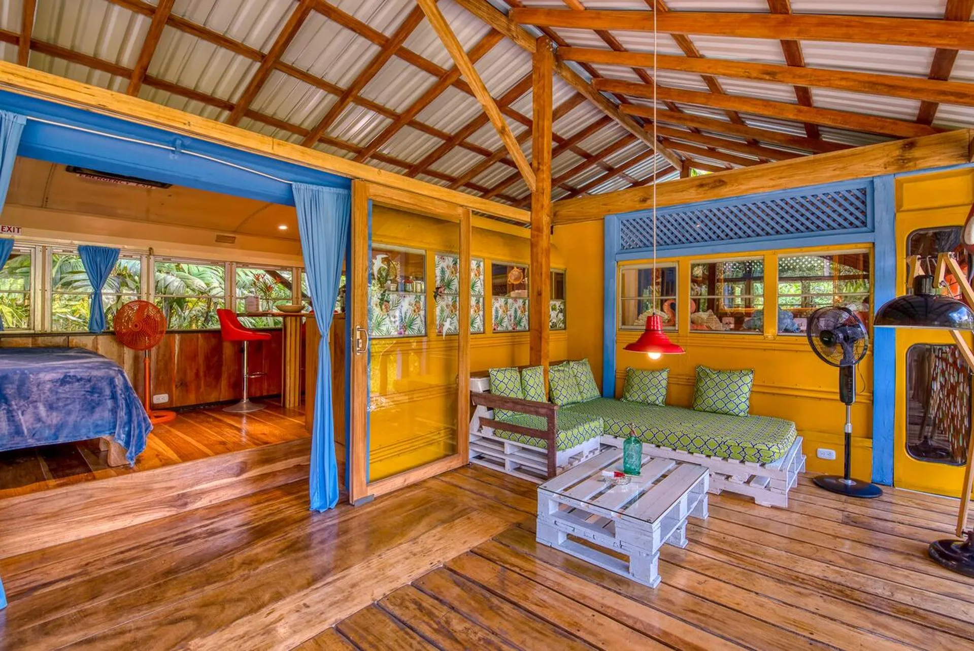 Living room in Tree House Beachfront Lodge