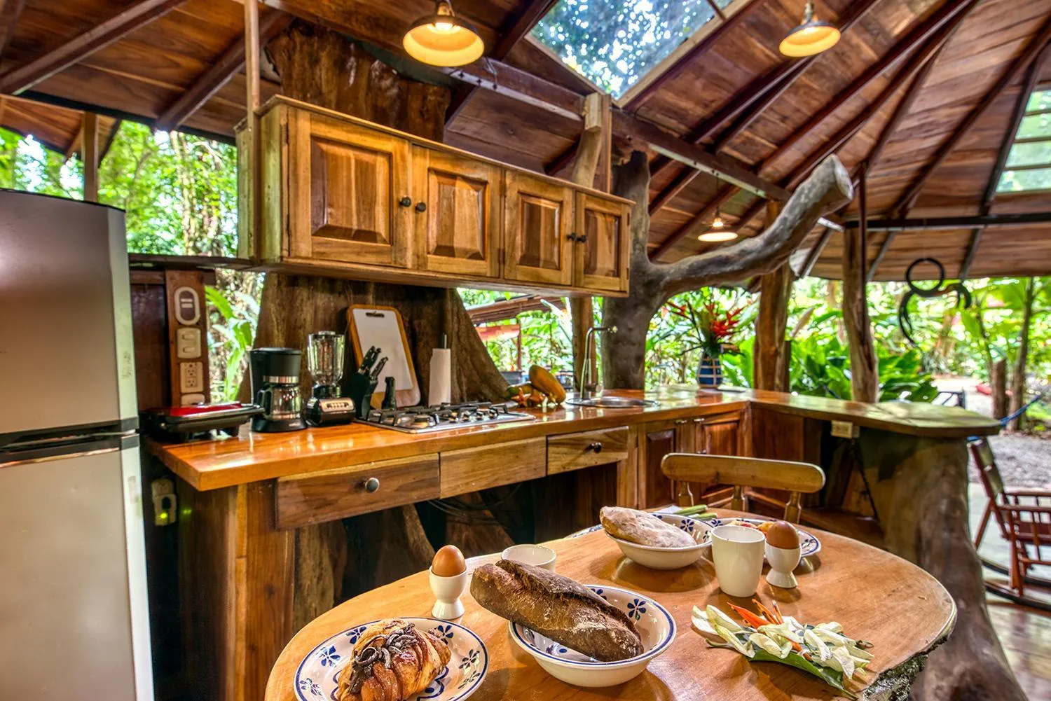 kitchen in Tree House Beachfront Lodge
