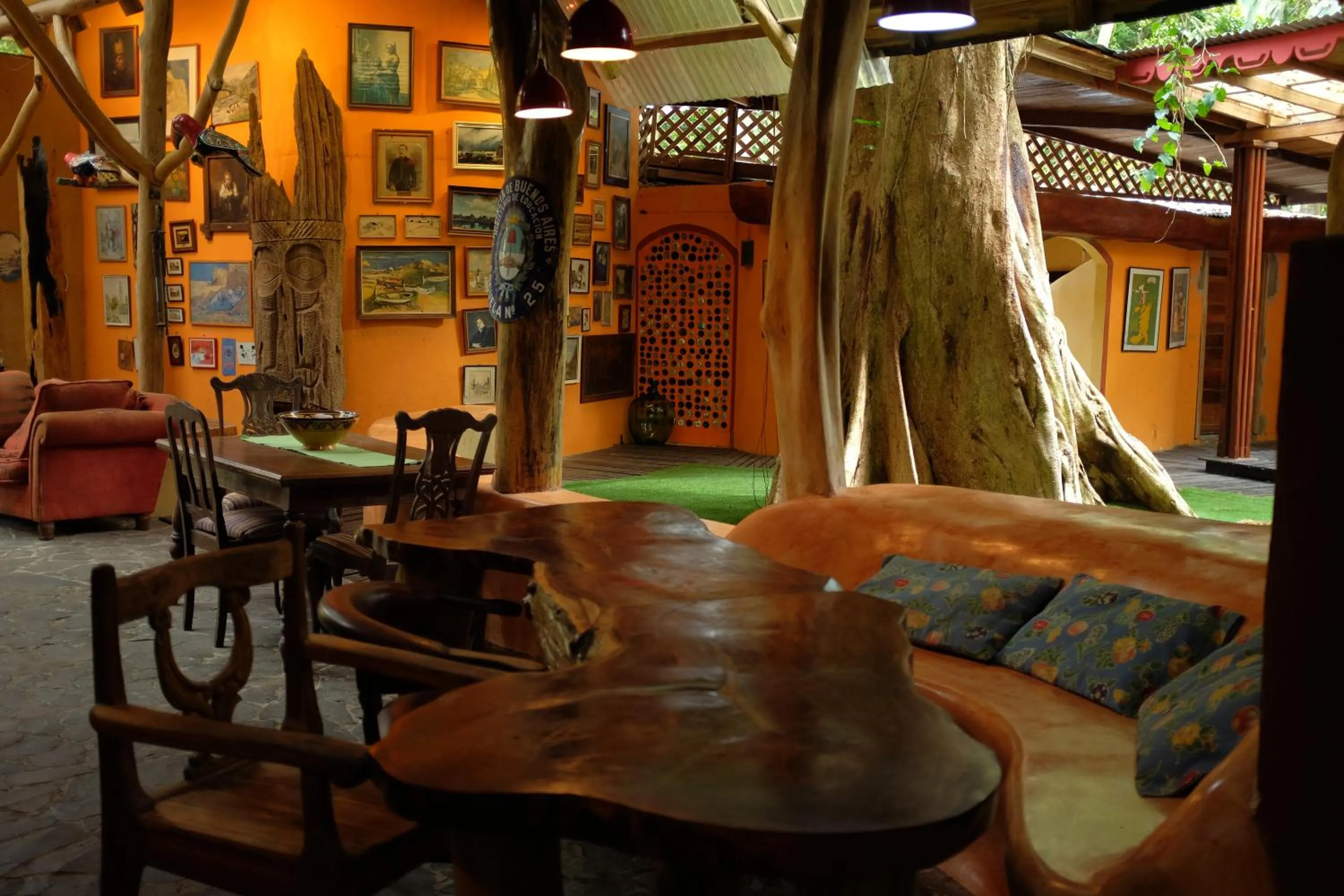 Dining area in Tree House Beachfront Lodge