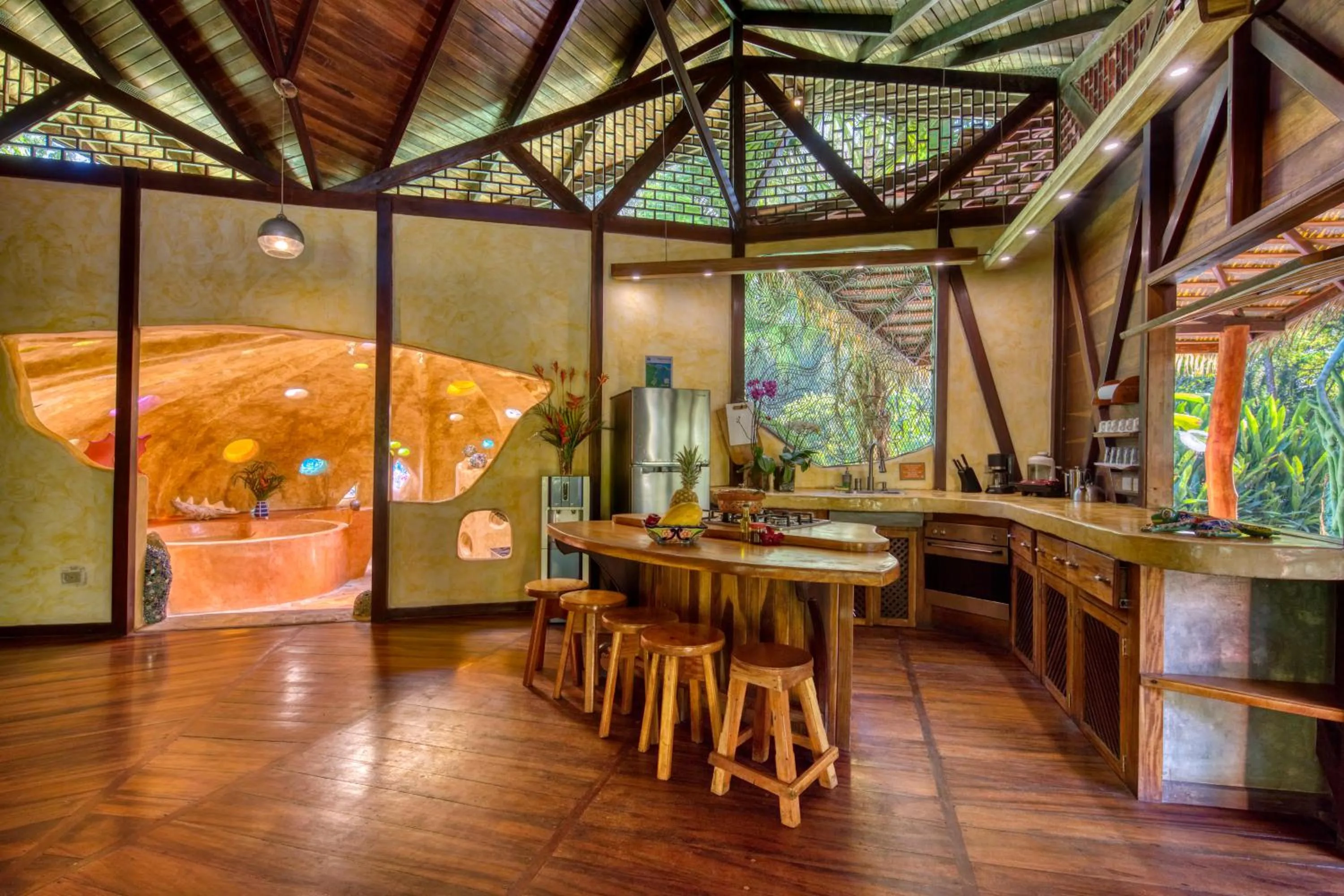 Dining area in Tree House Beachfront Lodge