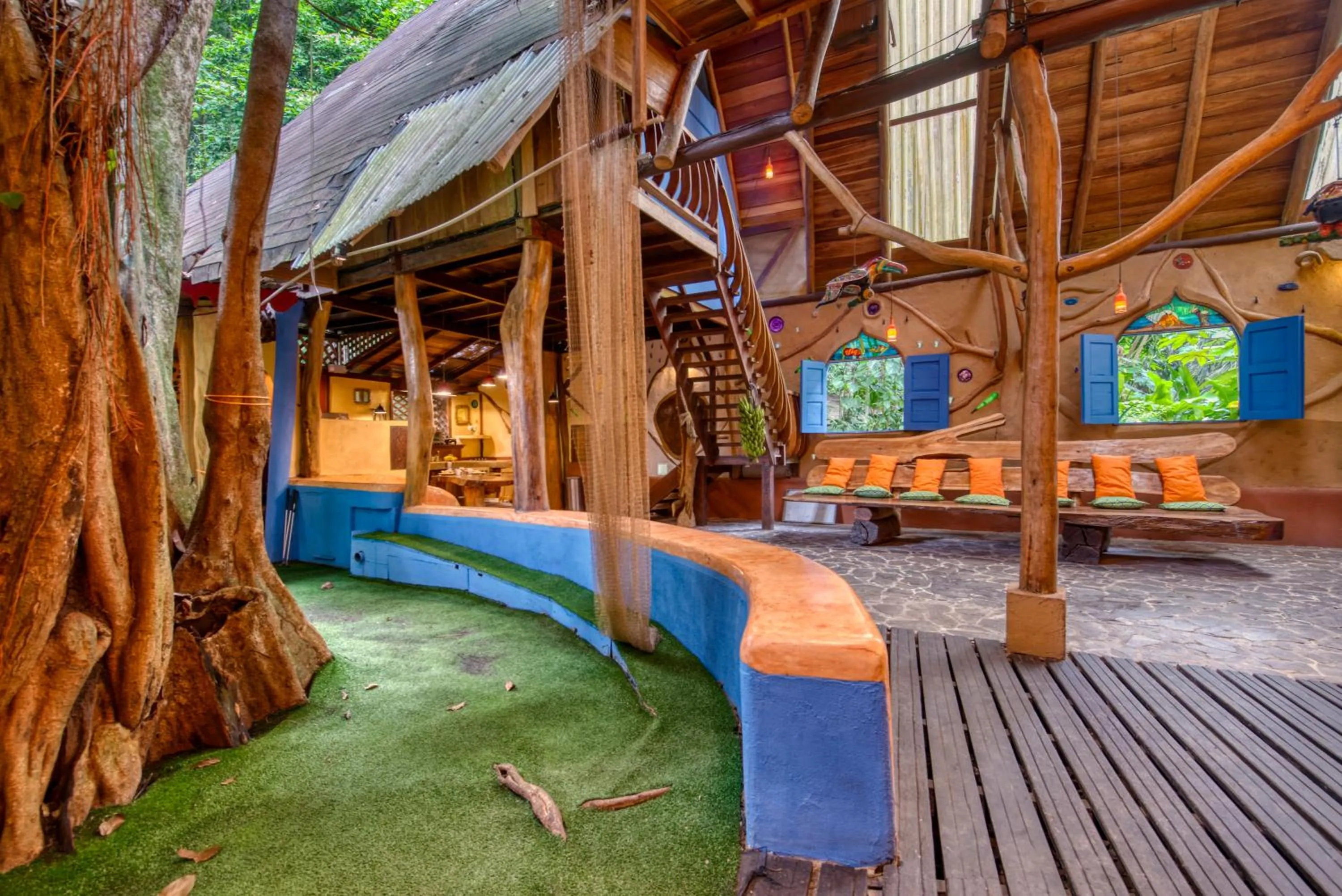 Patio in Tree House Beachfront Lodge