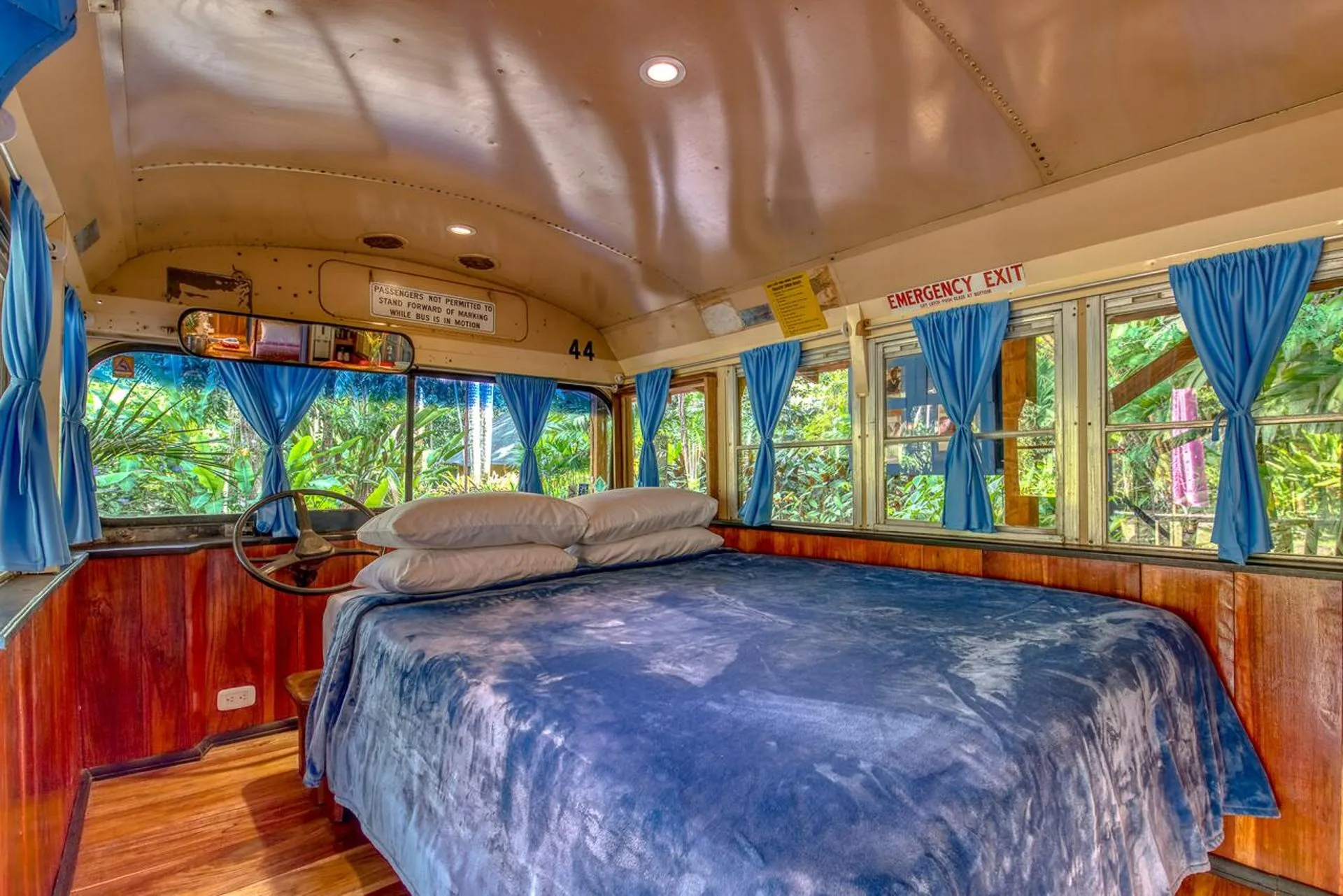 Bedroom, Bed in Tree House Beachfront Lodge