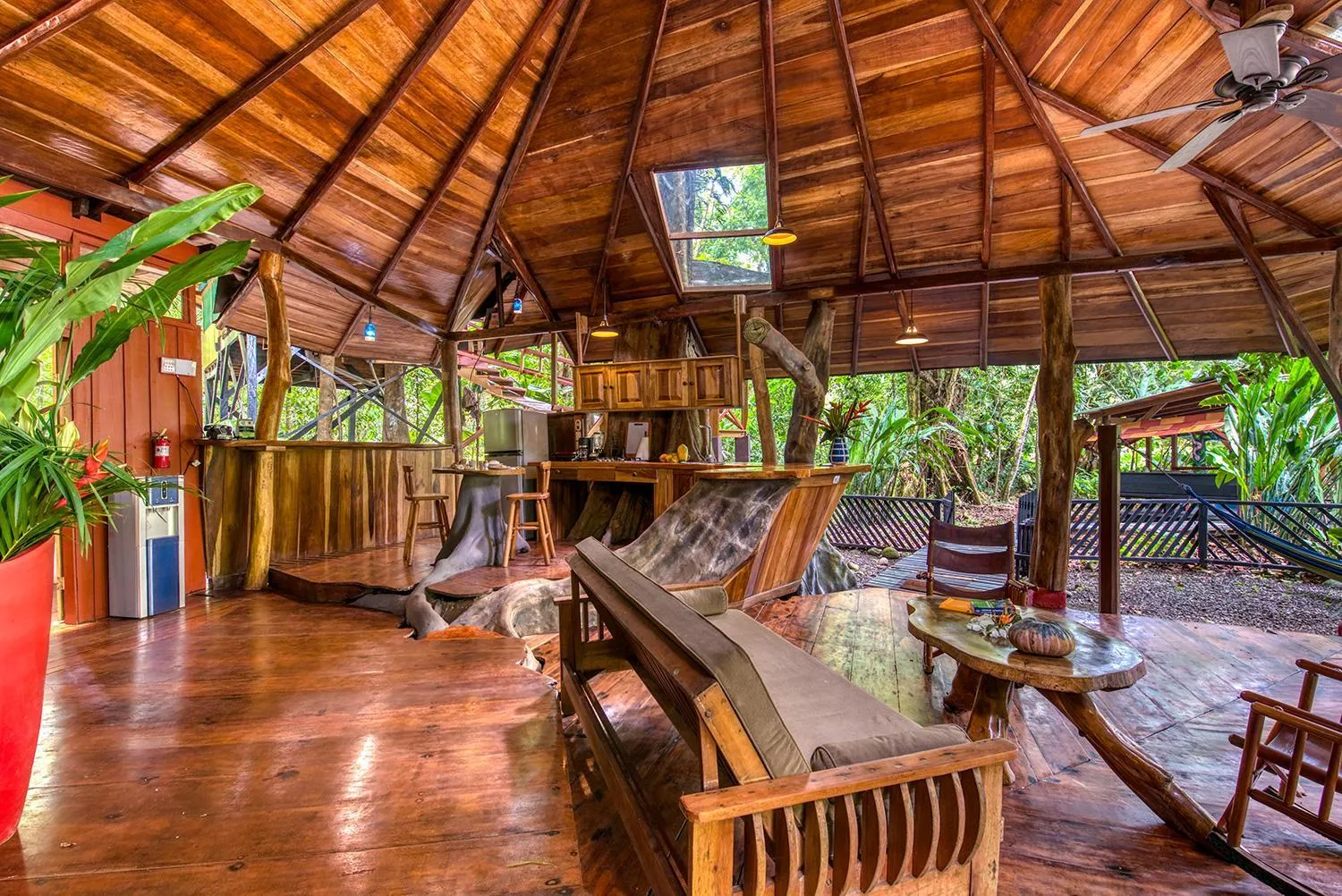 Living room in Tree House Beachfront Lodge