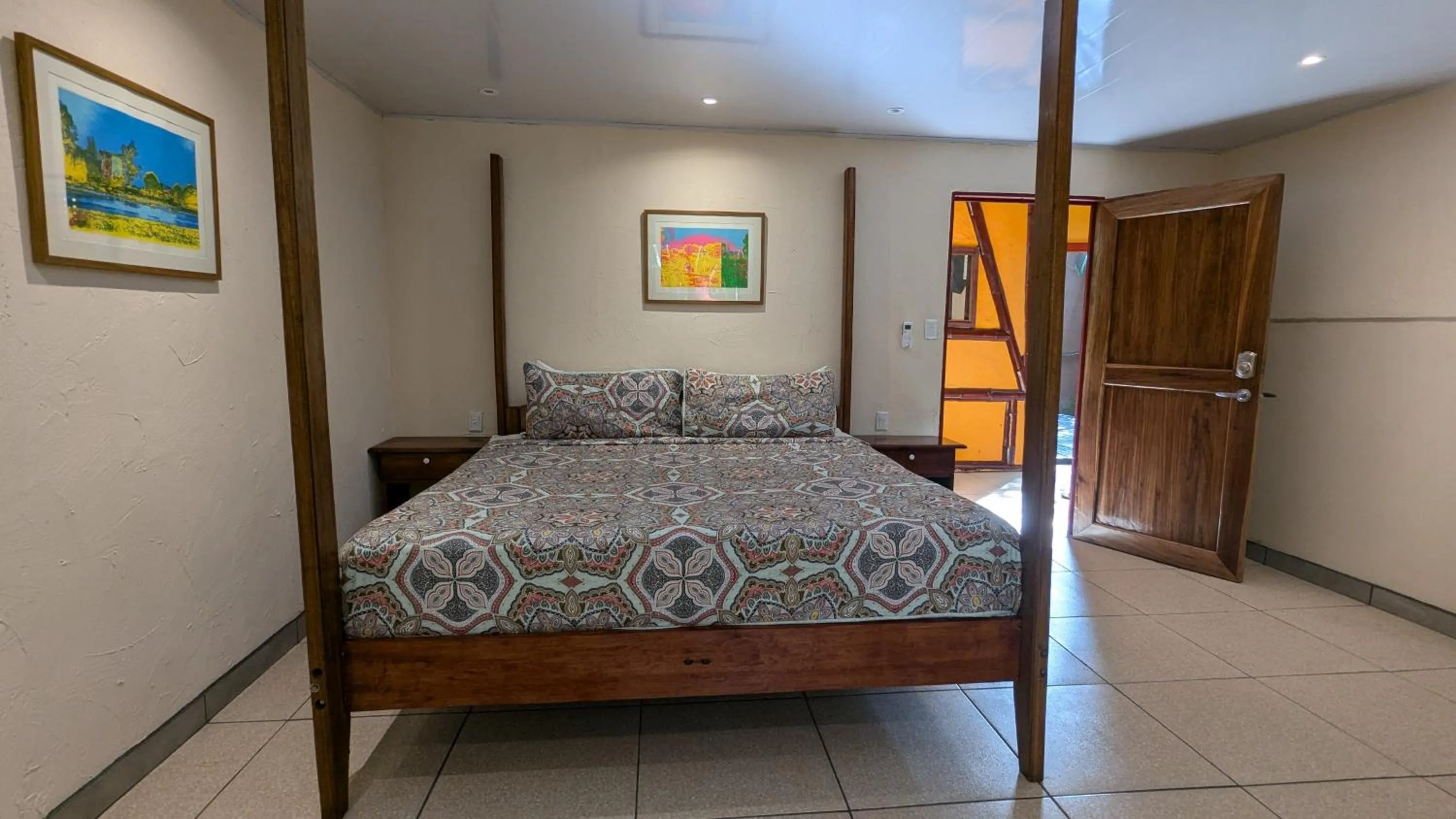 Bedroom, Bed in Tree House Beachfront Lodge
