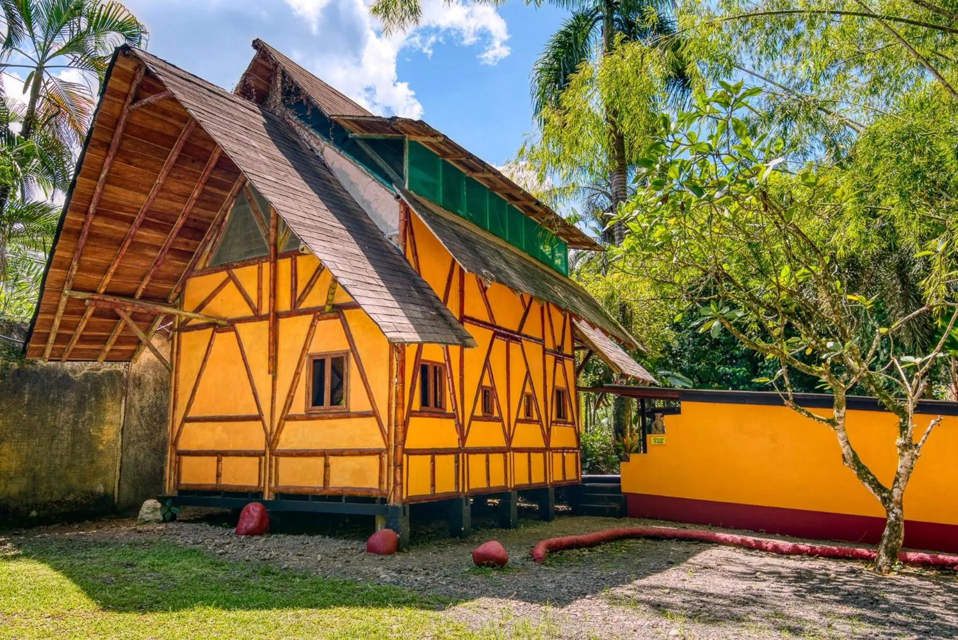 Property building in Tree House Beachfront Lodge