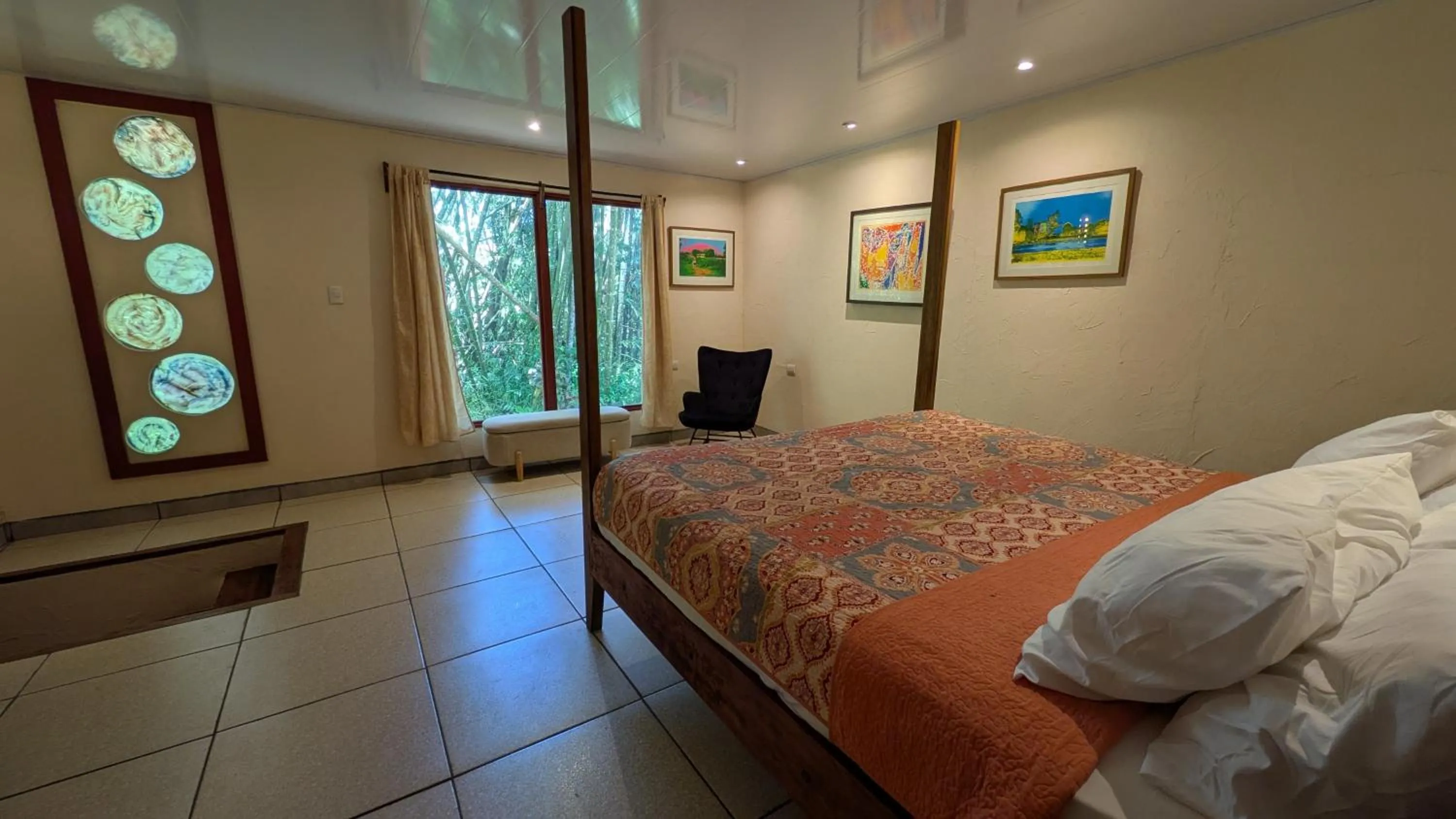 Bedroom, Bed in Tree House Beachfront Lodge