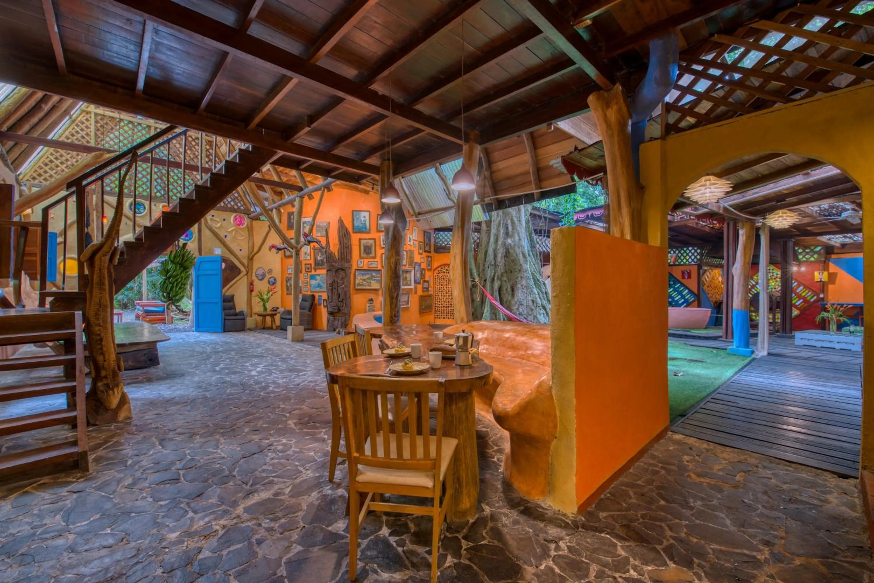 Dining area in Tree House Beachfront Lodge