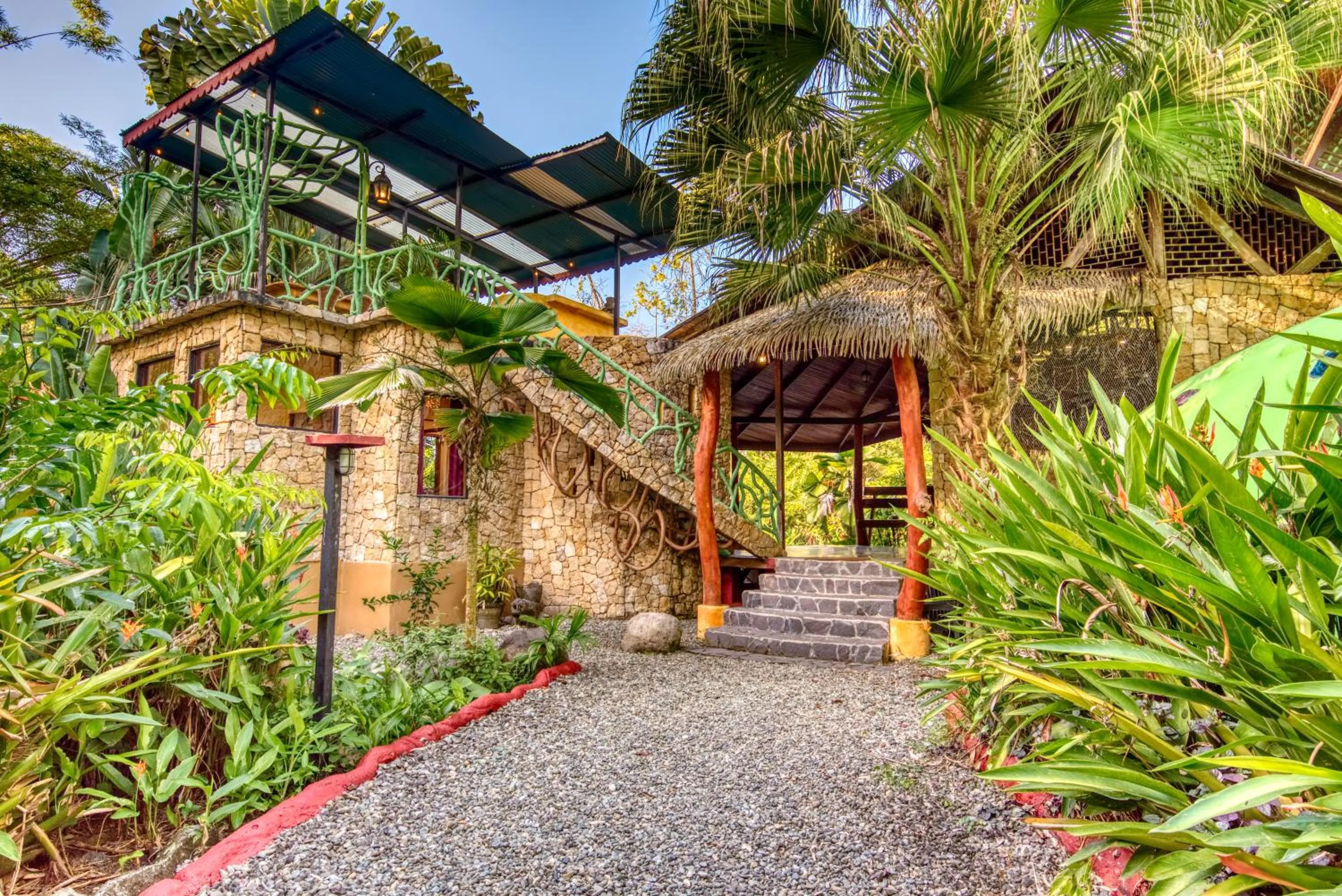 Property building in Tree House Beachfront Lodge